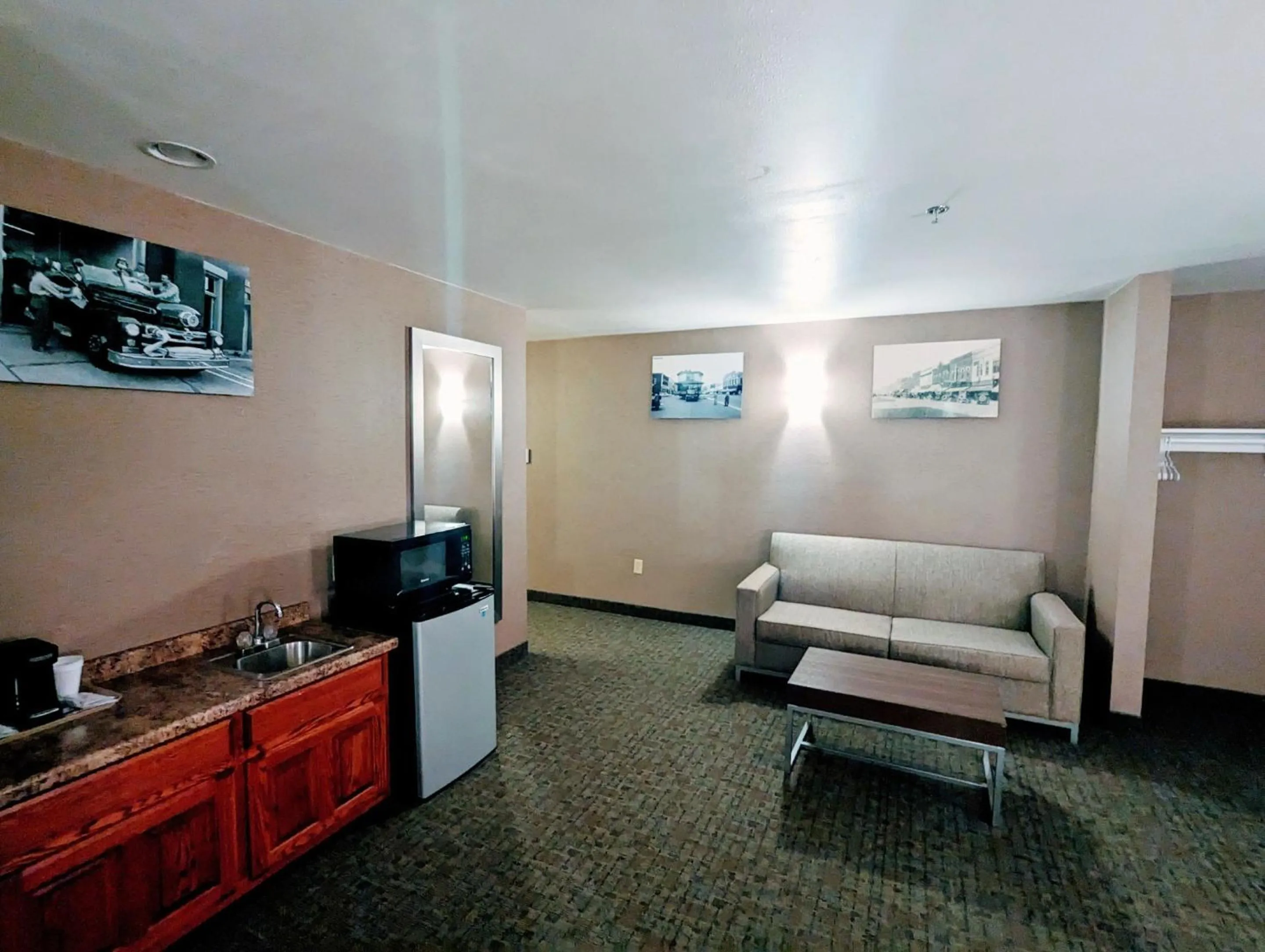 Photo of the whole room in Woodfield Inn and Suites