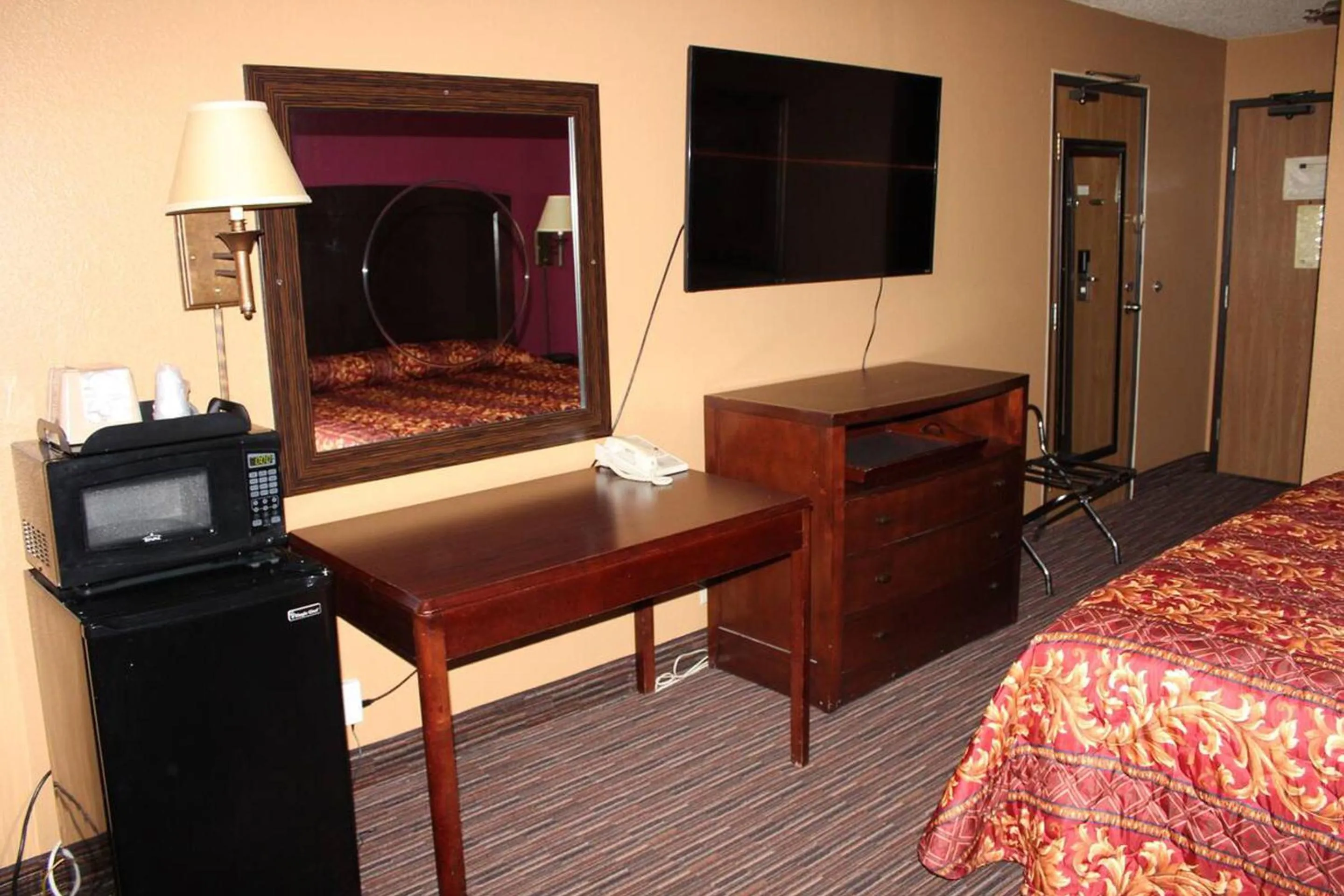 King Room - Disability Access in Asteria Inn & Suites Stillwater