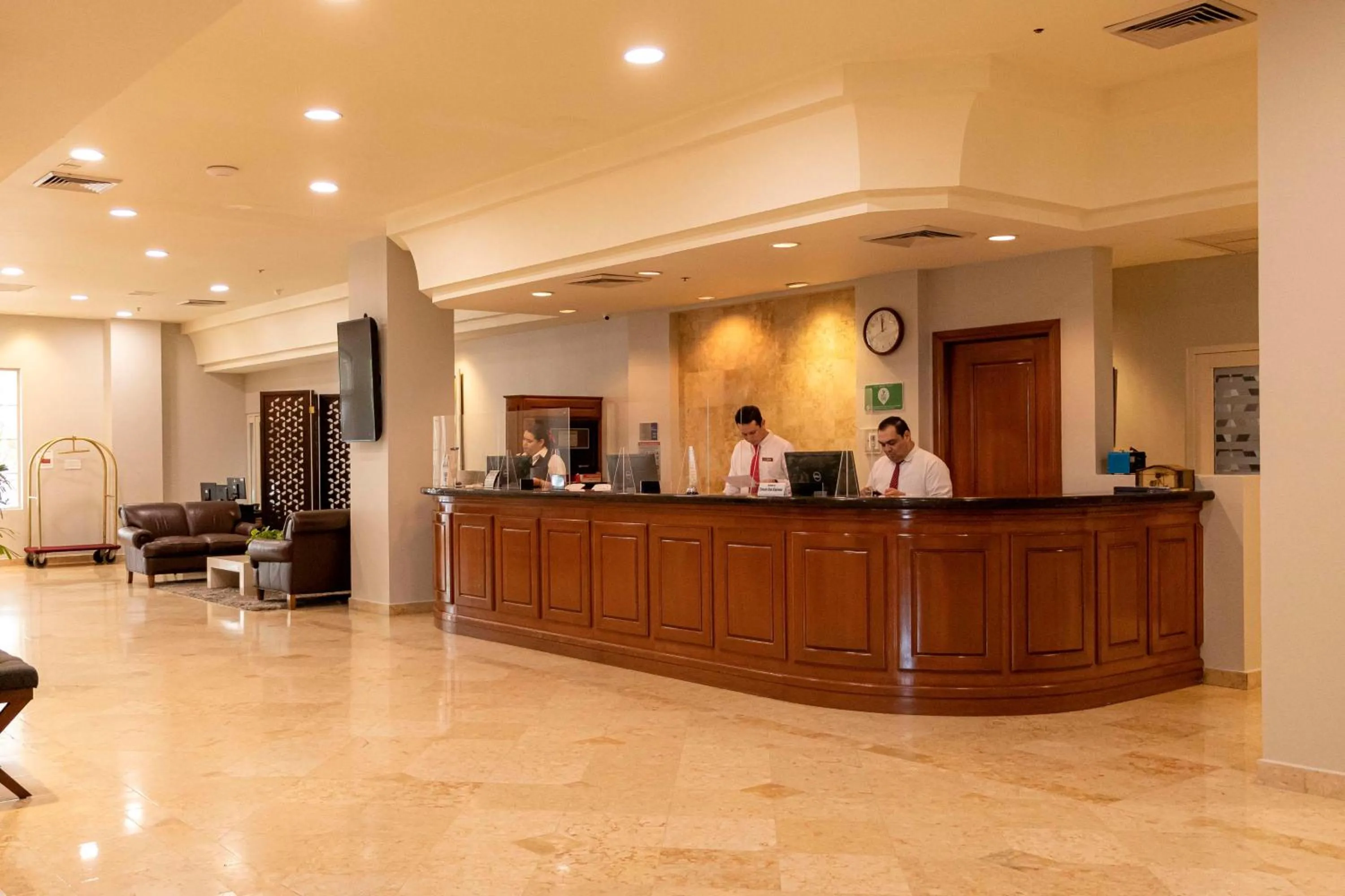 Lobby or reception in Best Western PLUS Los Mochis
