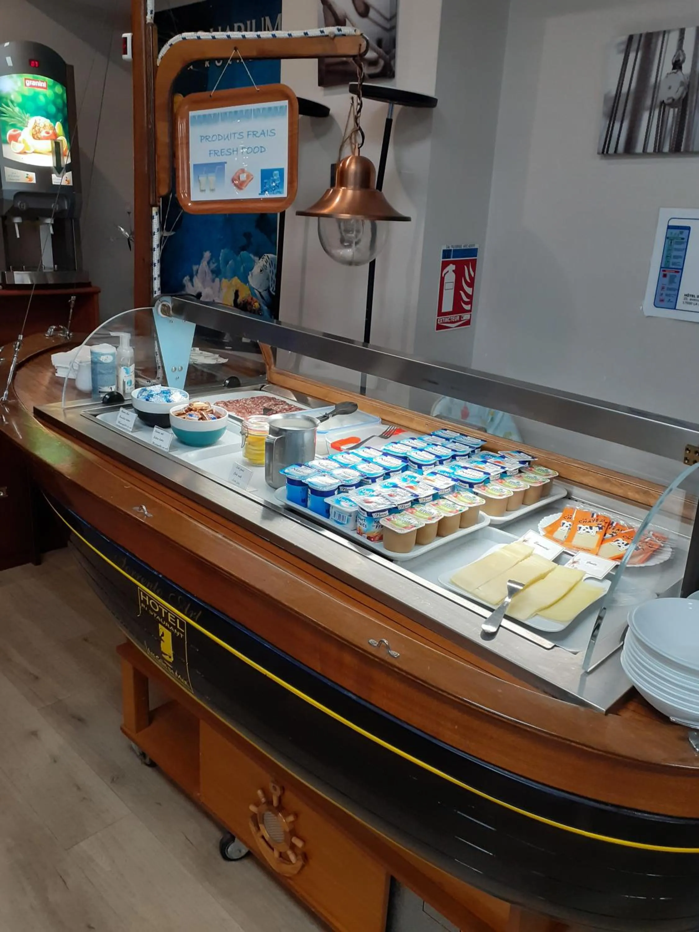 Breakfast in Hôtel Les Gens de Mer La Rochelle