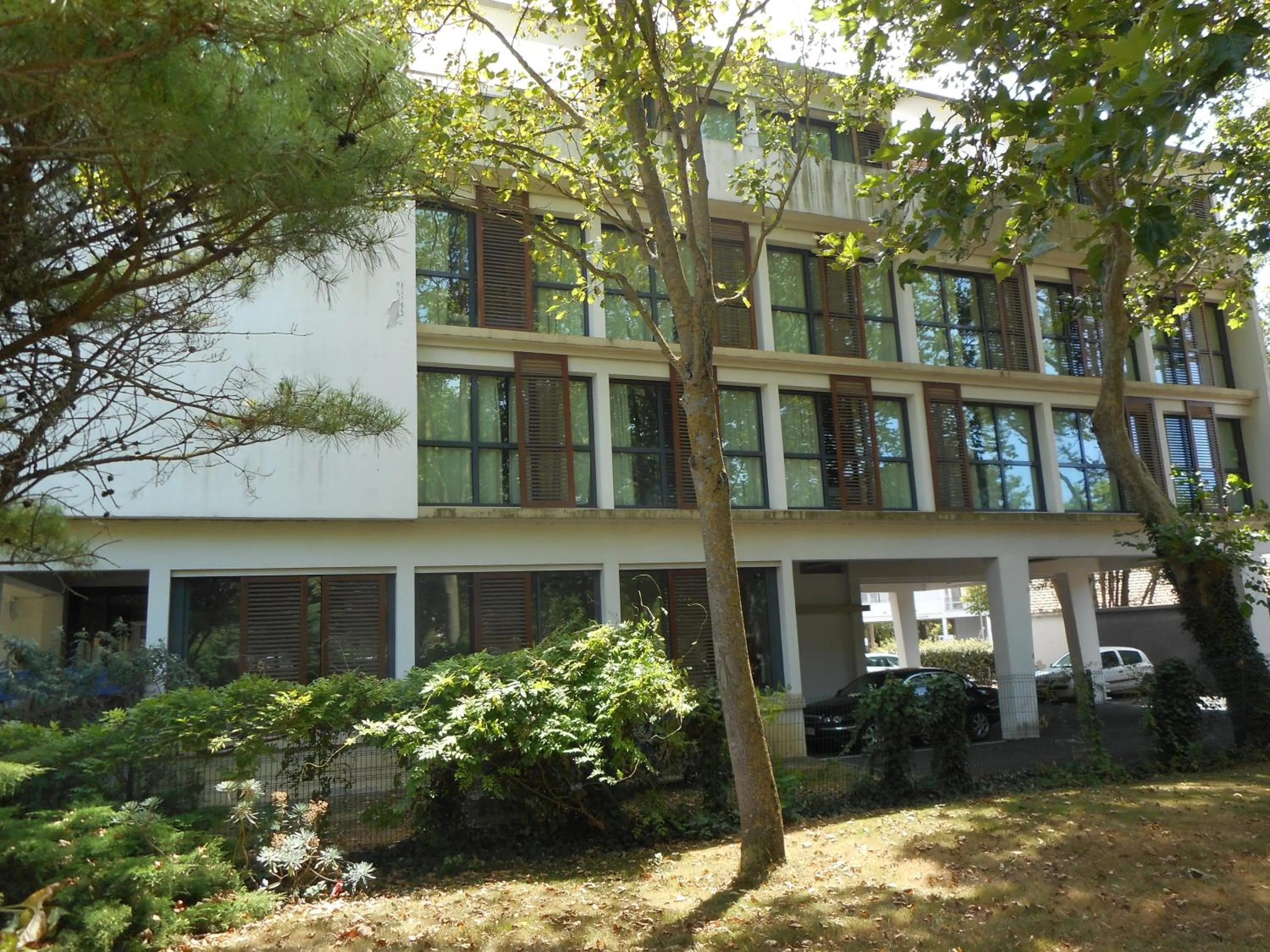 Garden in Hôtel Les Gens de Mer La Rochelle