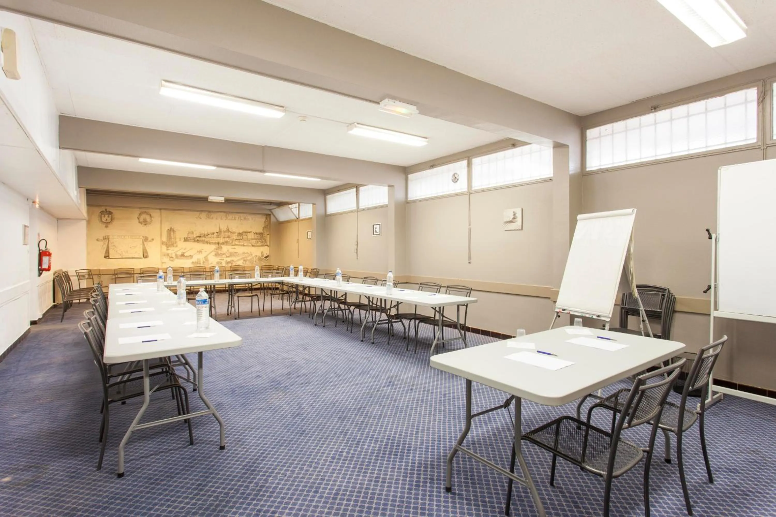 Meeting/conference room in Hôtel Les Gens de Mer La Rochelle