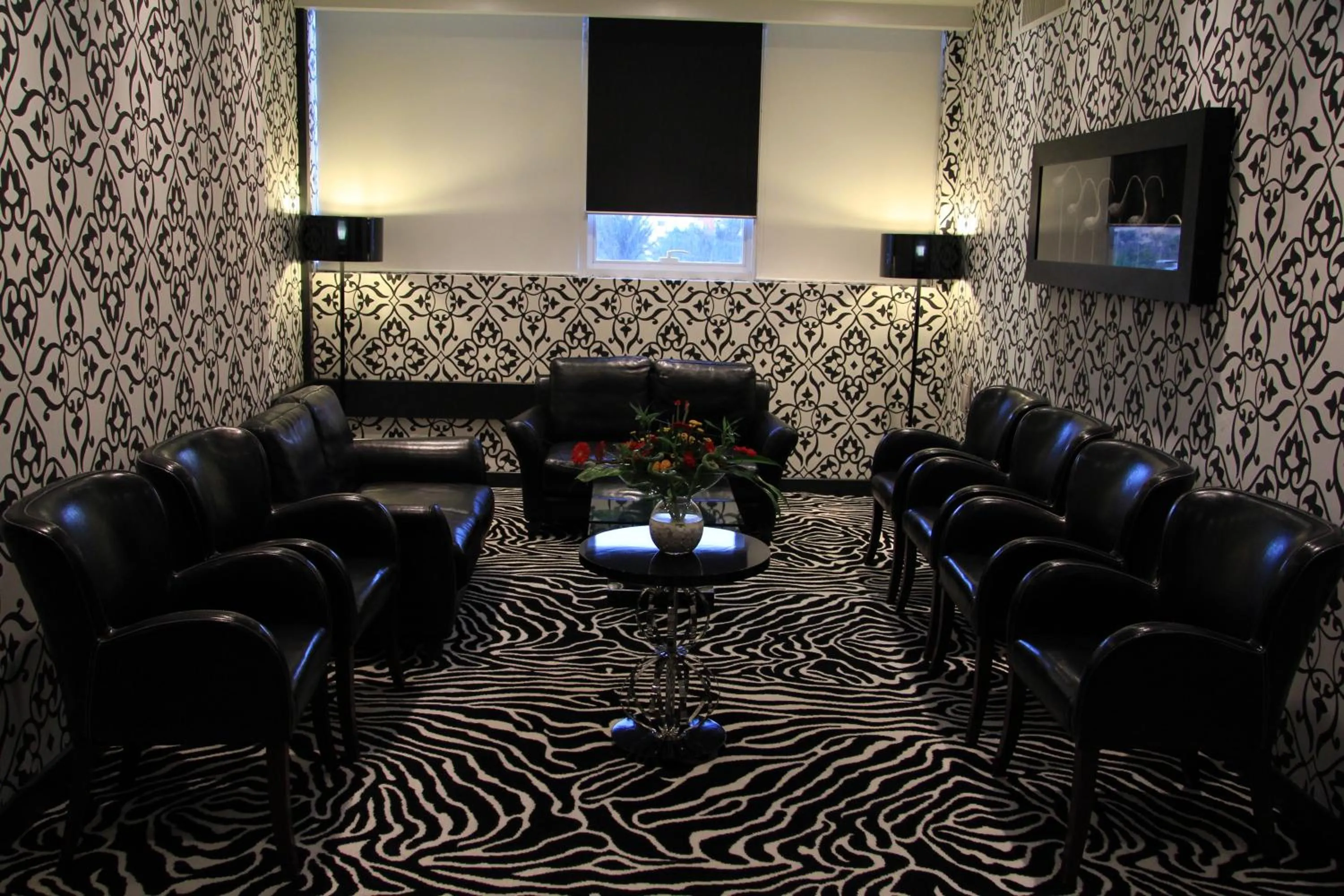 Lounge or bar in TRIANON ROYAL HOTEL