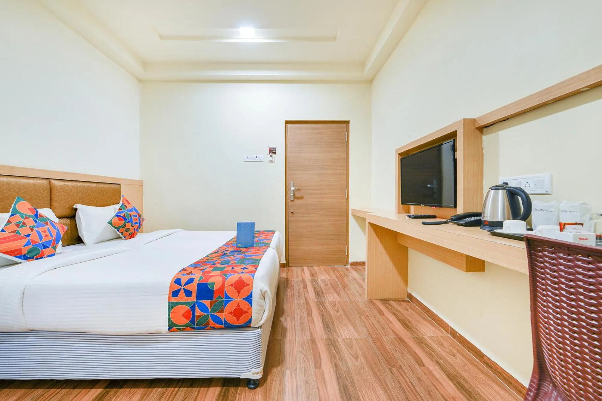 TV and multimedia, Bed in Nestlay Rooms Vanagaram