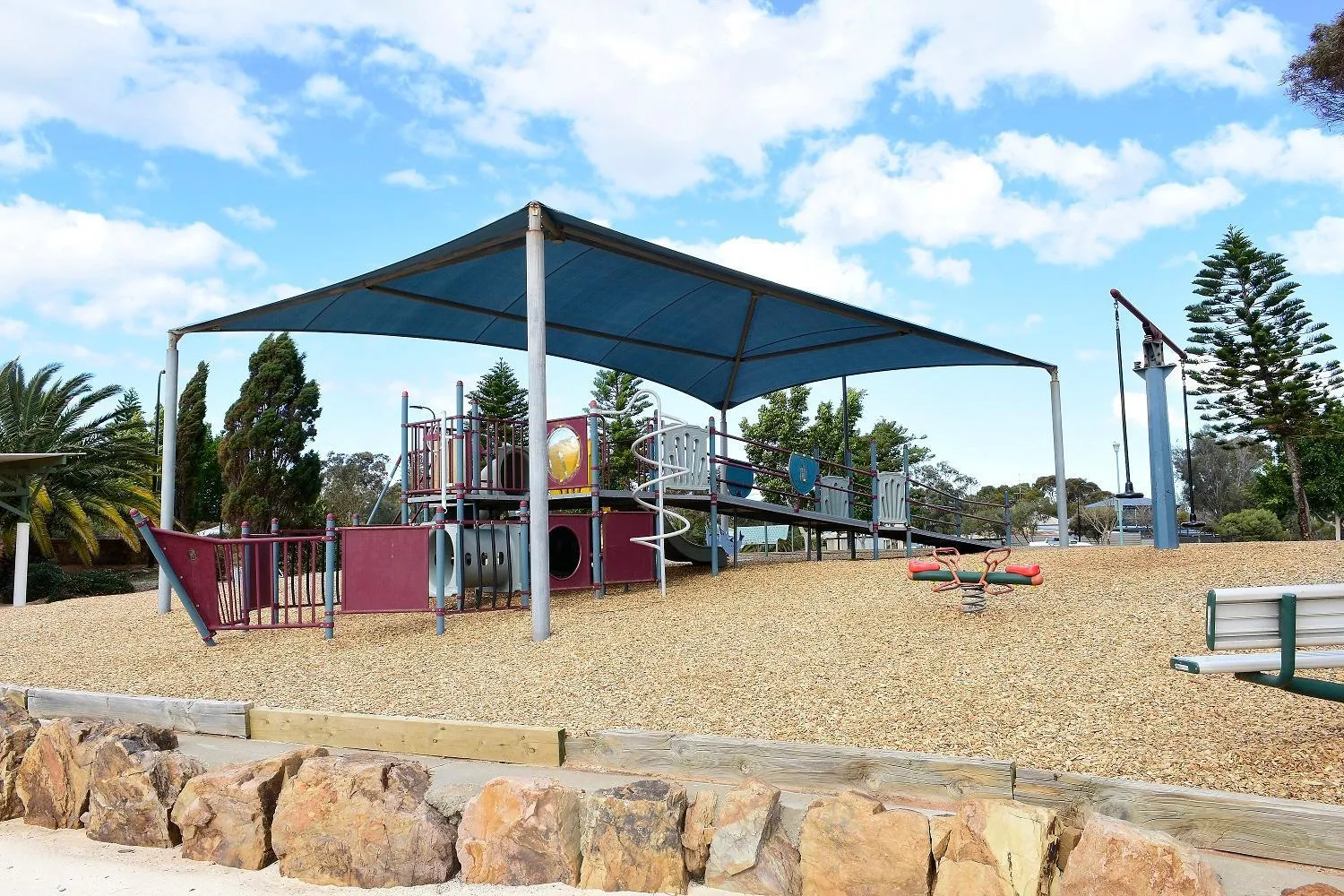 Beach in Travelway Motel