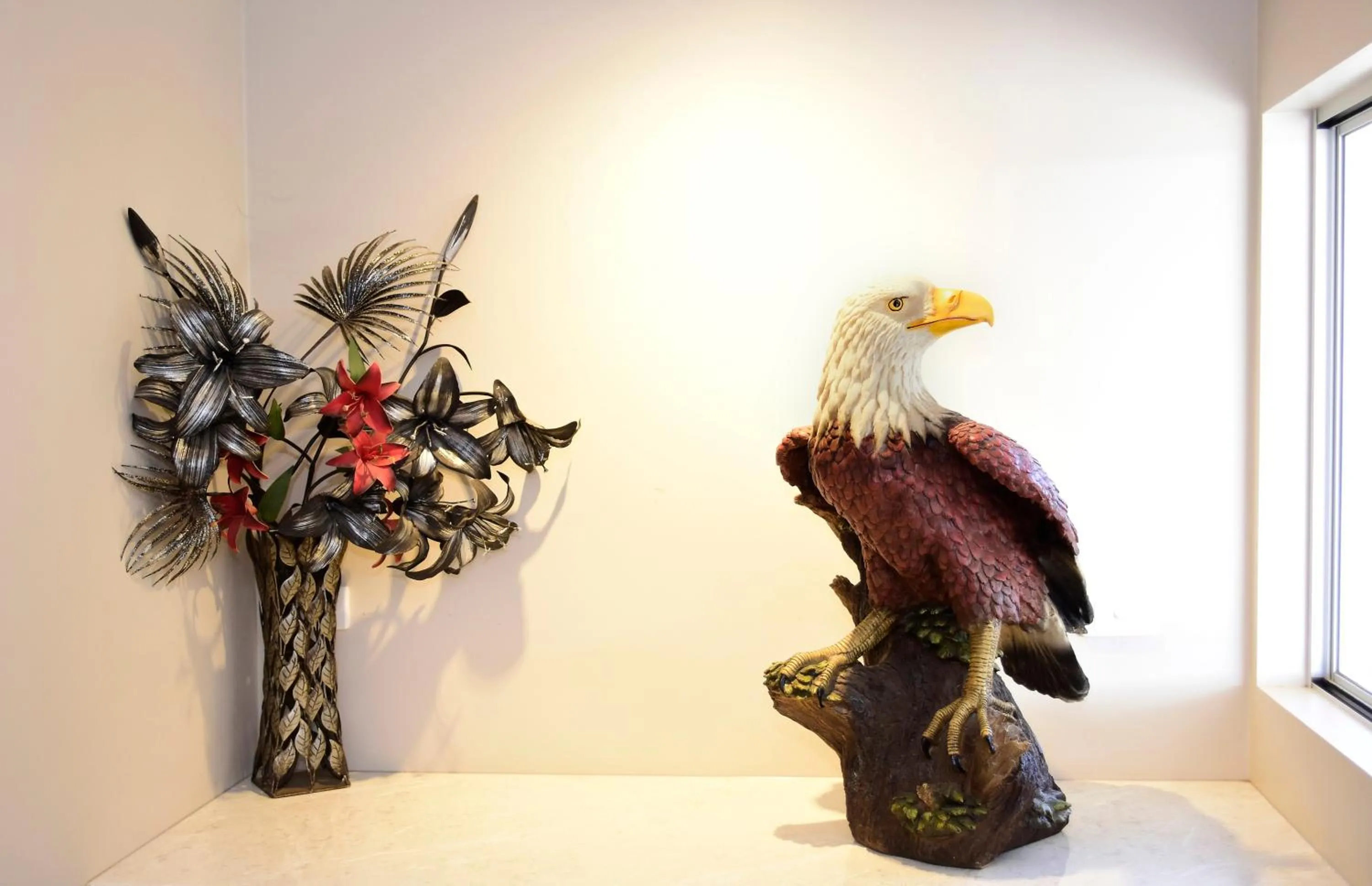 Decorative detail in Travelway Motel