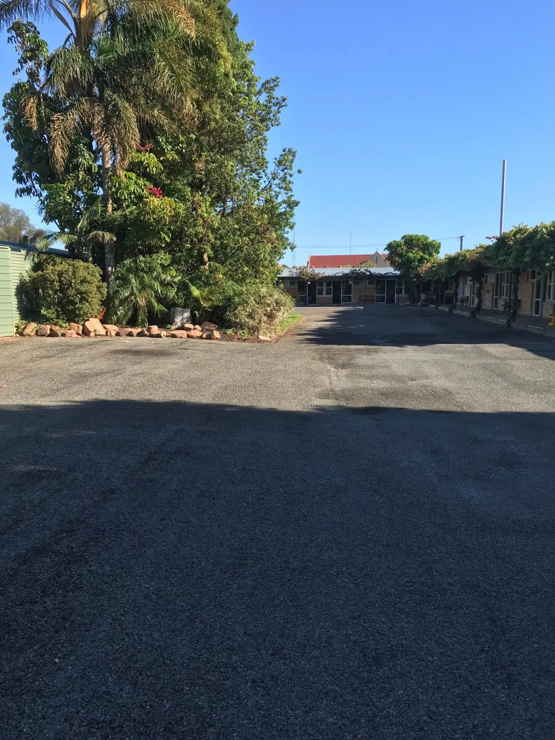 Standard Queen Room in Travelway Motel Standard Queen Room in Travelway Motel