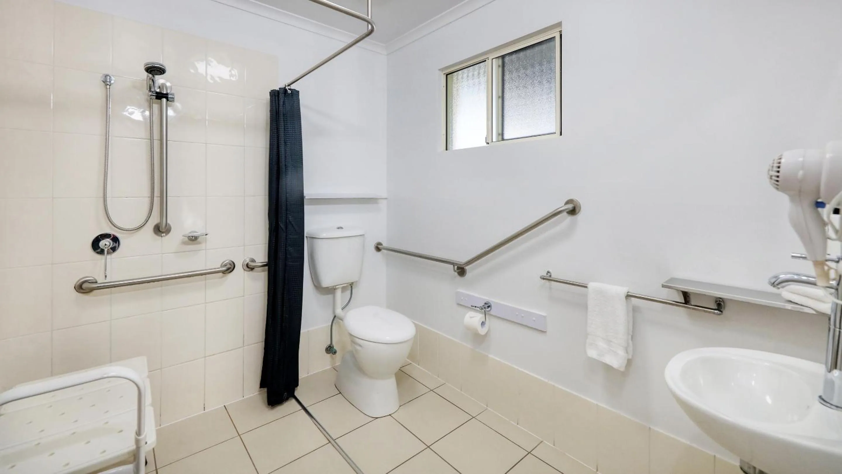 Shower in Best Western Caboolture Gateway Motel
