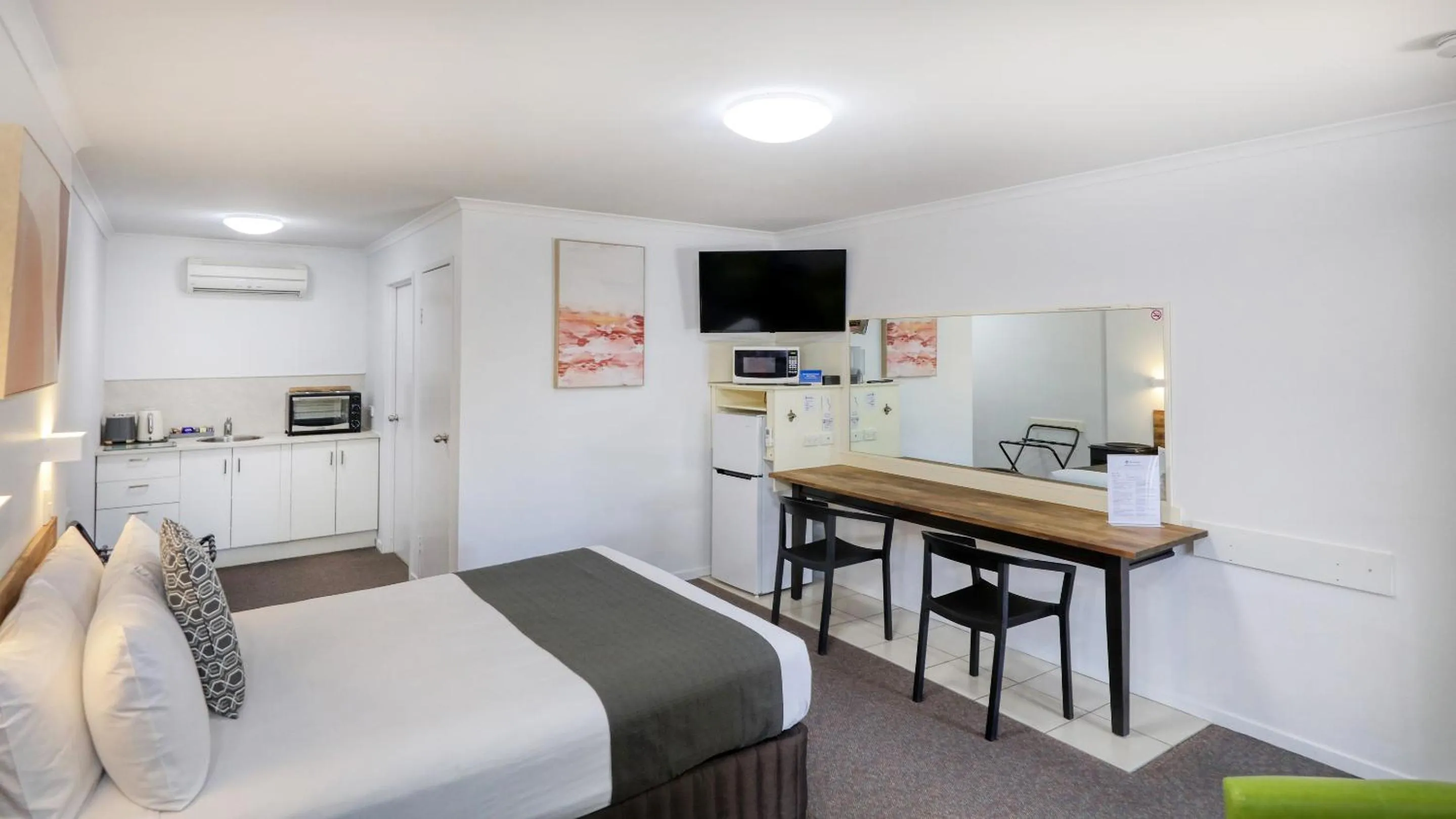 Bed in Best Western Caboolture Gateway Motel