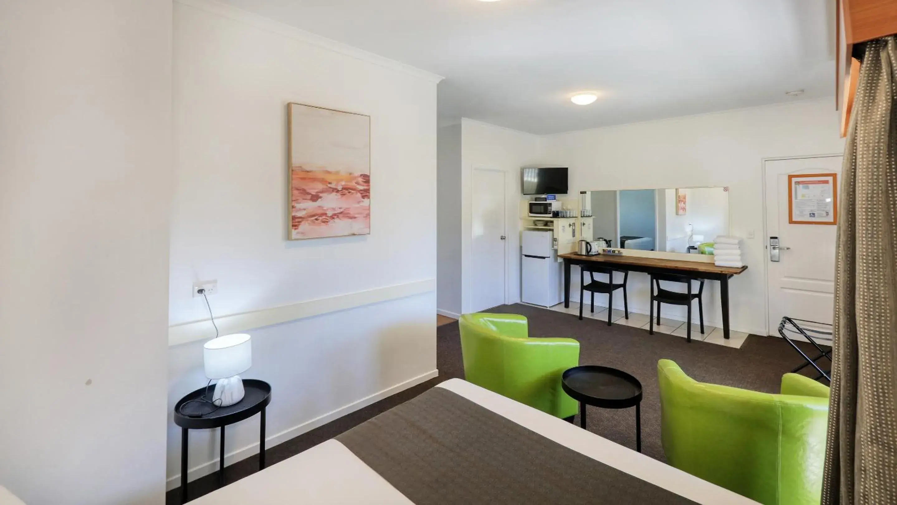 One Bedroom Suite Upstairs in Best Western Caboolture Gateway Motel One Bedroom Suite Upstairs in Best Western Caboolture Gateway Motel