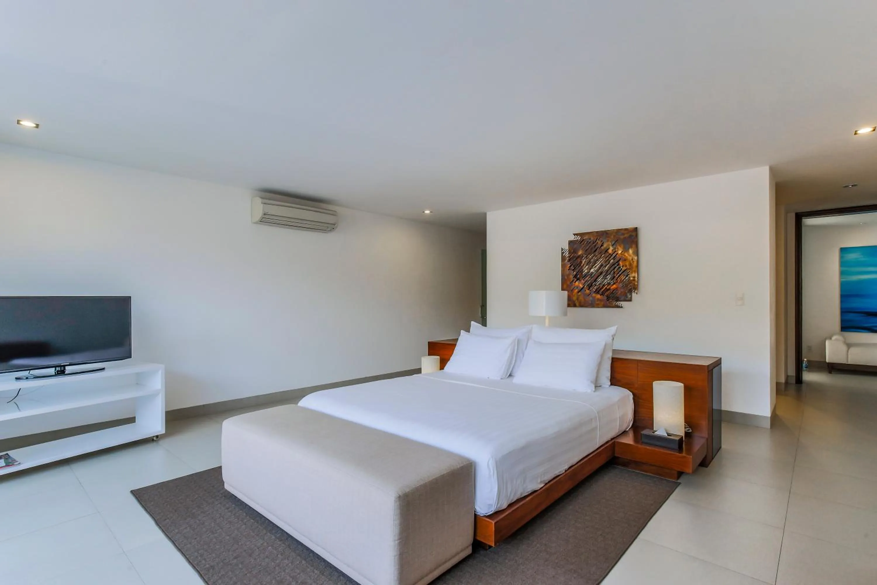 Bed in Oceanique Villas