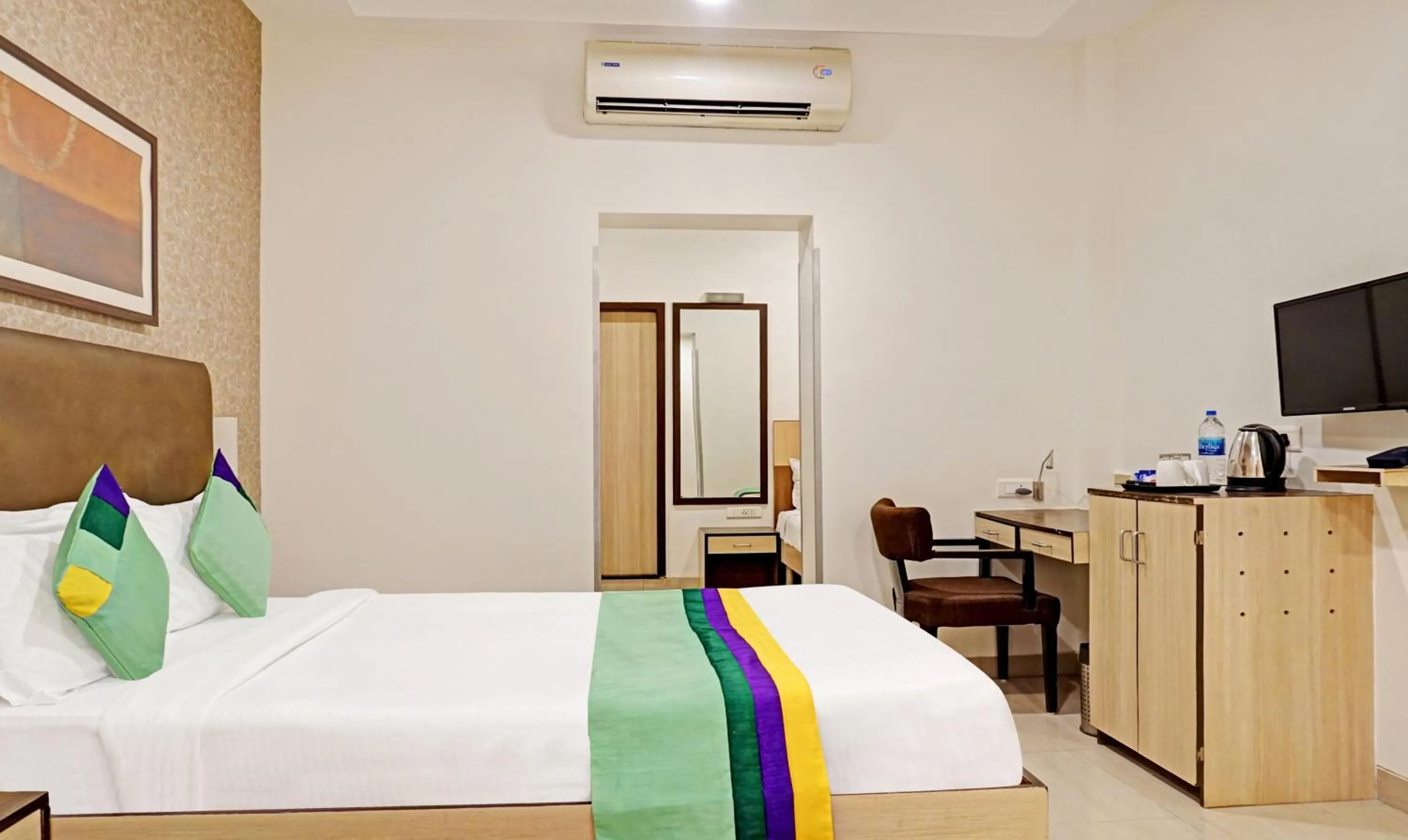 Bed in Hotel Madhav International Pune Railway Station