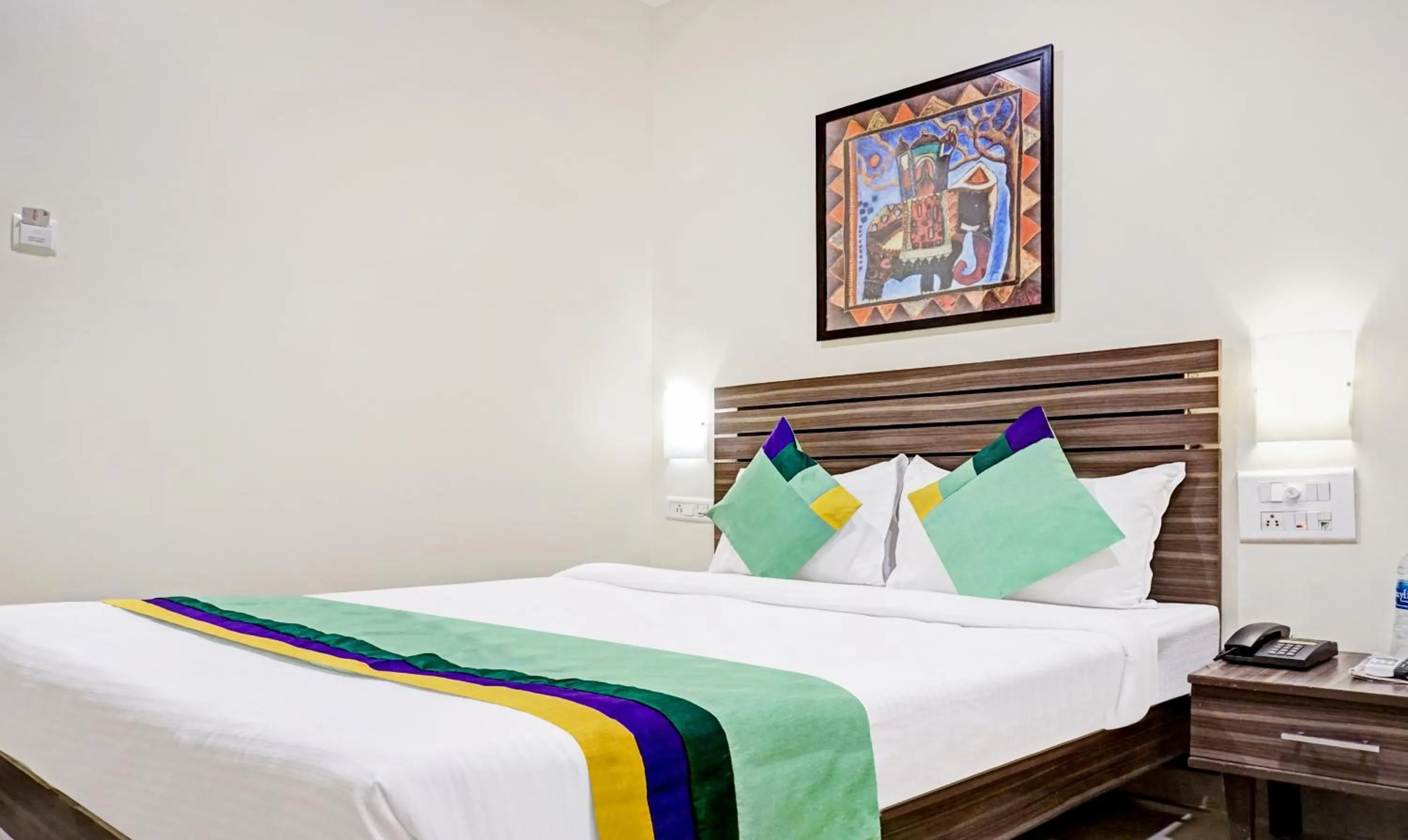 Bed in Hotel Madhav International Pune Railway Station