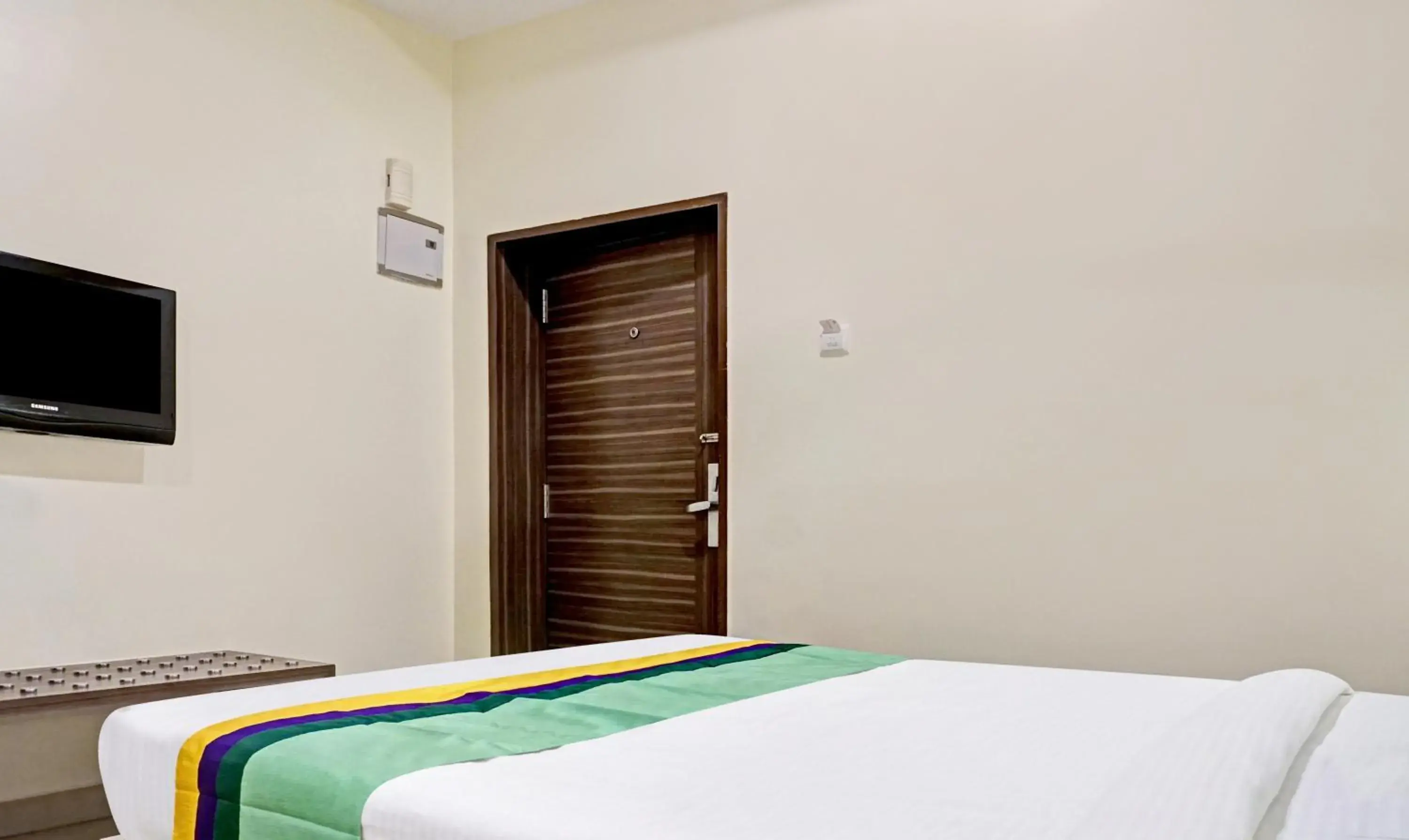 Standard Double Room - single occupancy in Hotel Madhav International Pune Railway Station Standard Double Room - single occupancy in Hotel Madhav International Pune Railway Station
