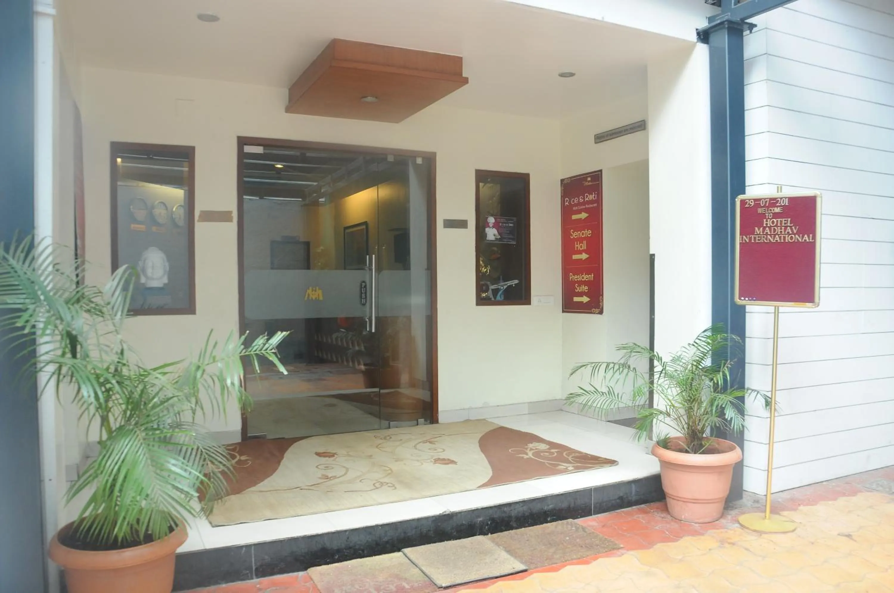 Hotel Madhav International Pune Railway Station