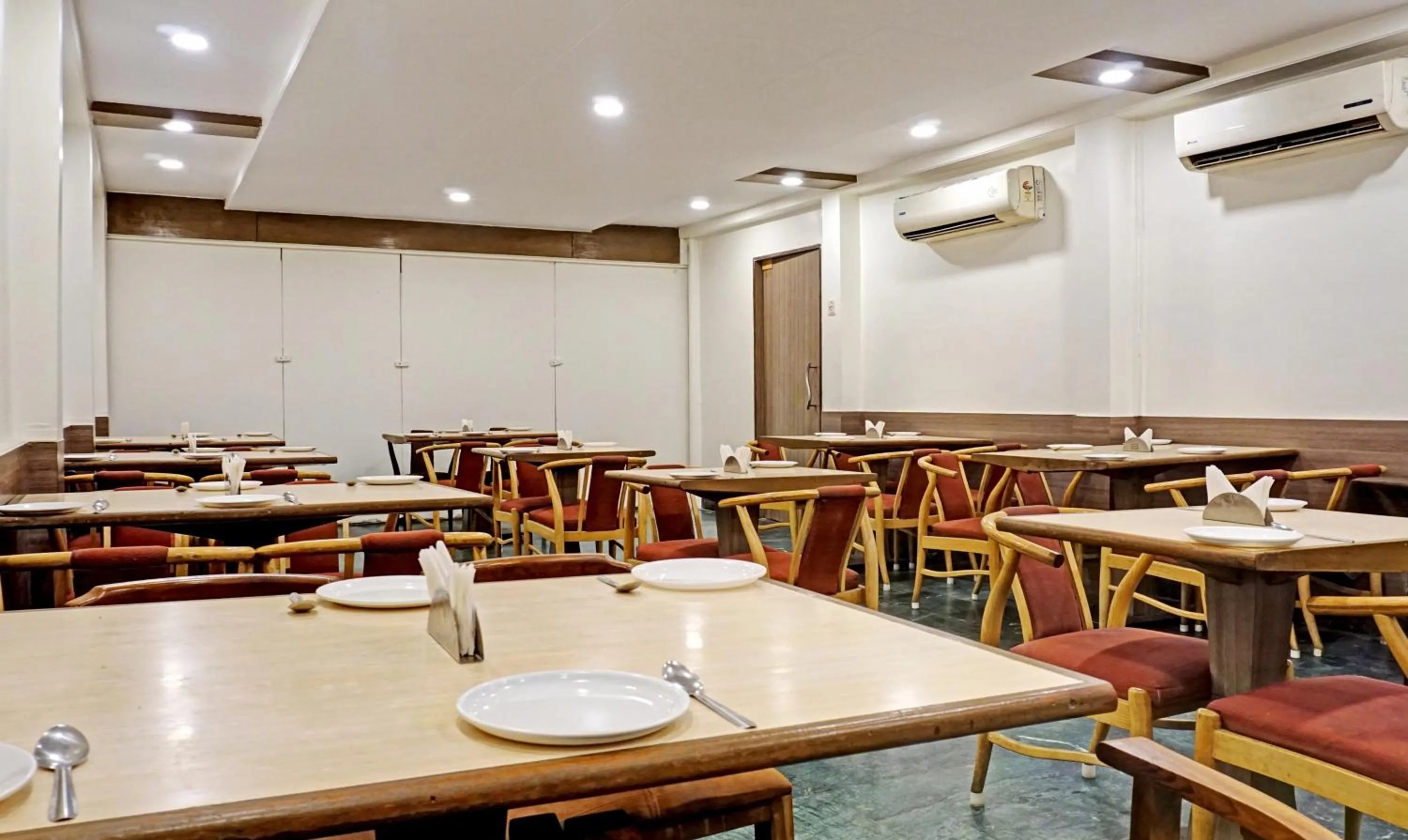 Hotel Madhav International Pune Railway Station