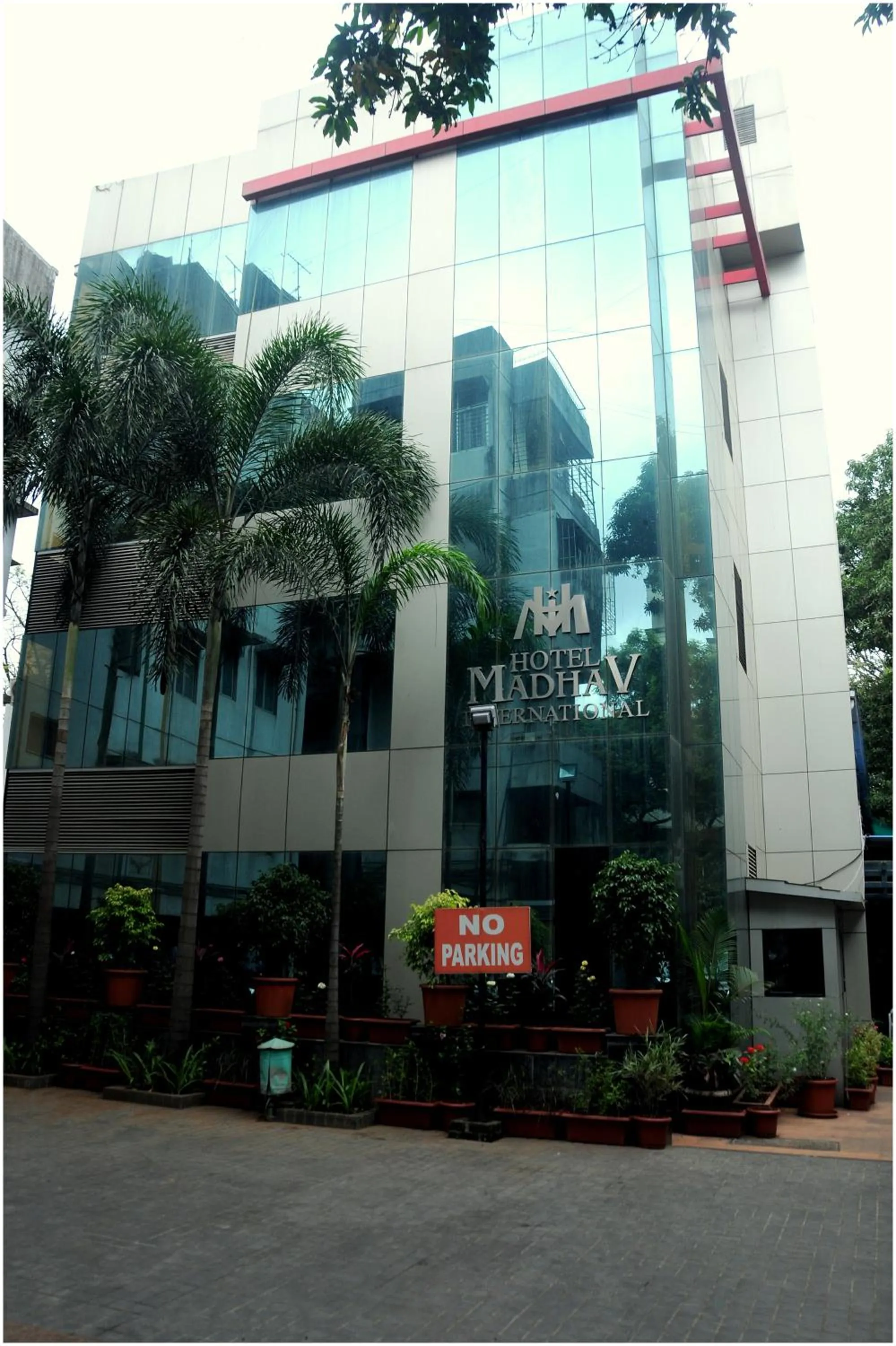 Property building in Hotel Madhav International Pune Railway Station