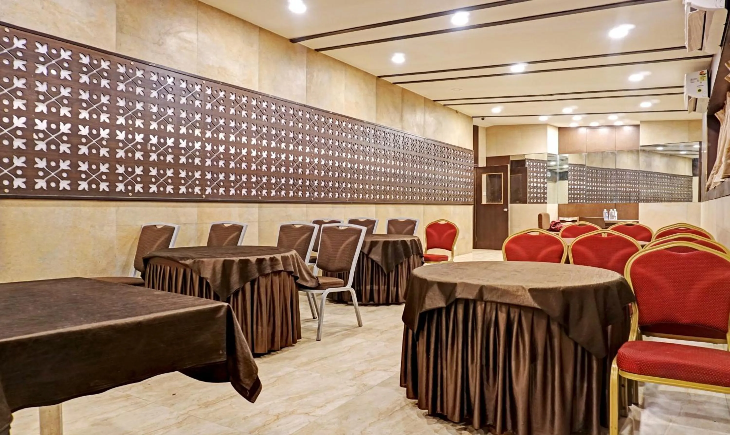 Hotel Madhav International Pune Railway Station