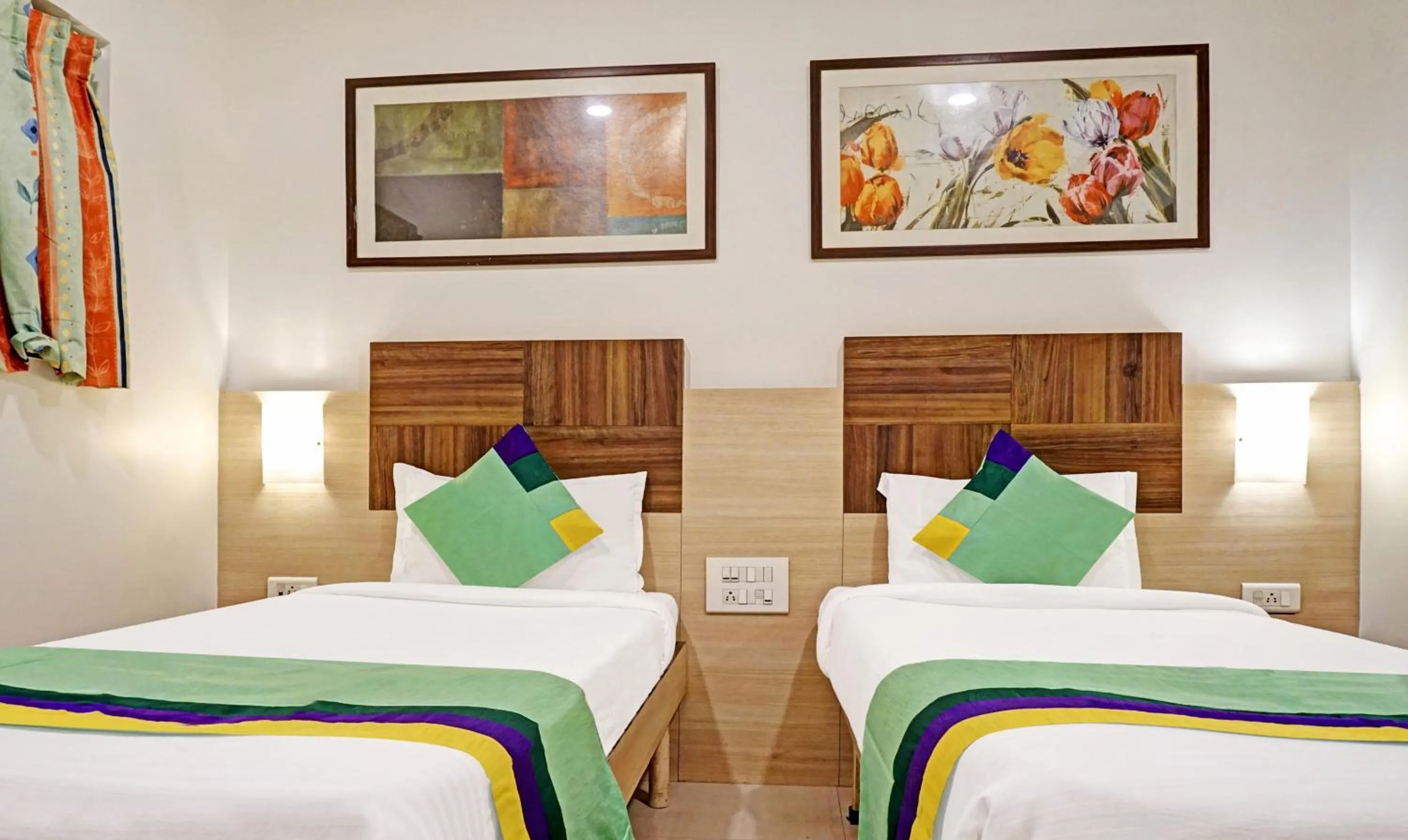 Bedroom, Bed in Hotel Madhav International Pune Railway Station