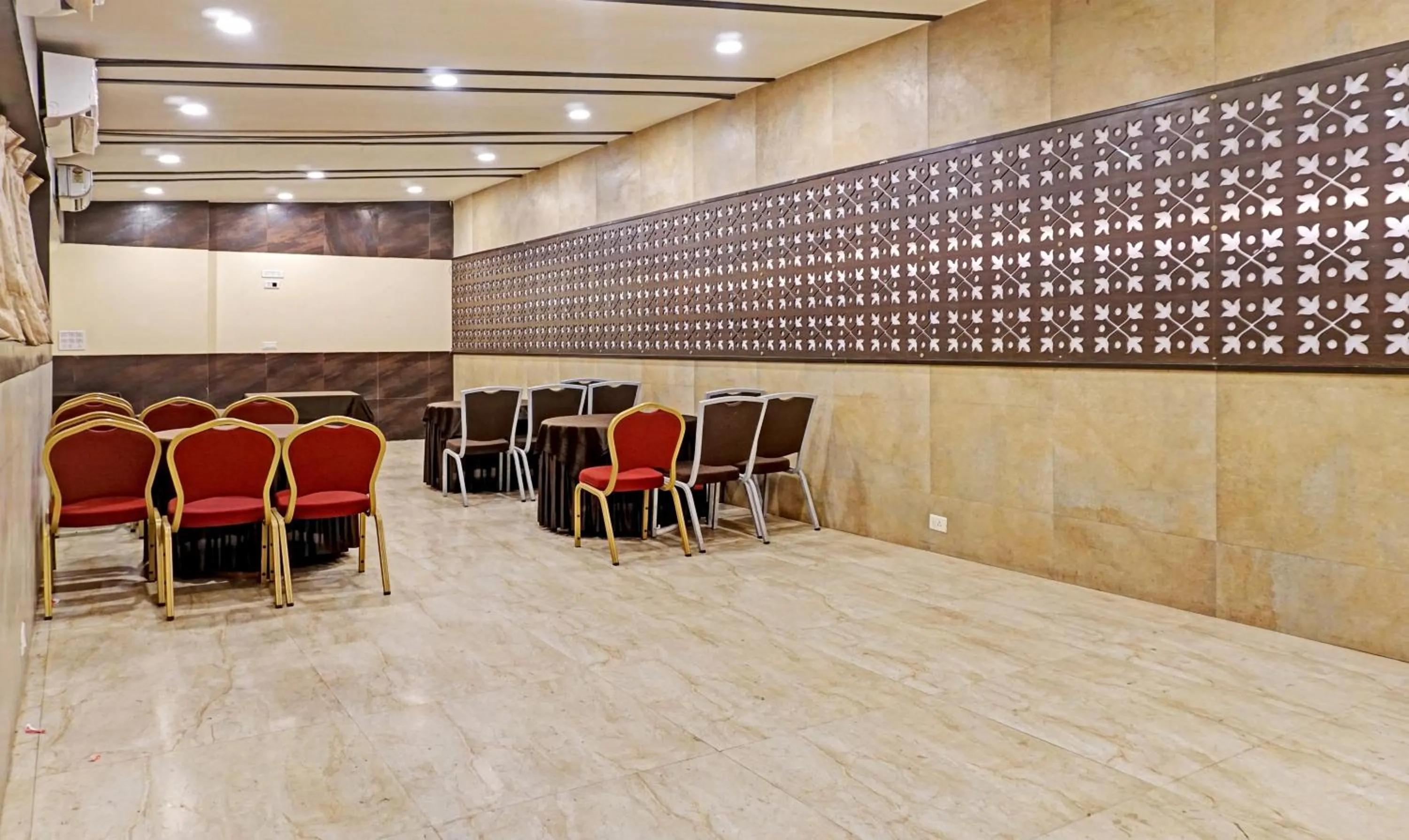 Hotel Madhav International Pune Railway Station