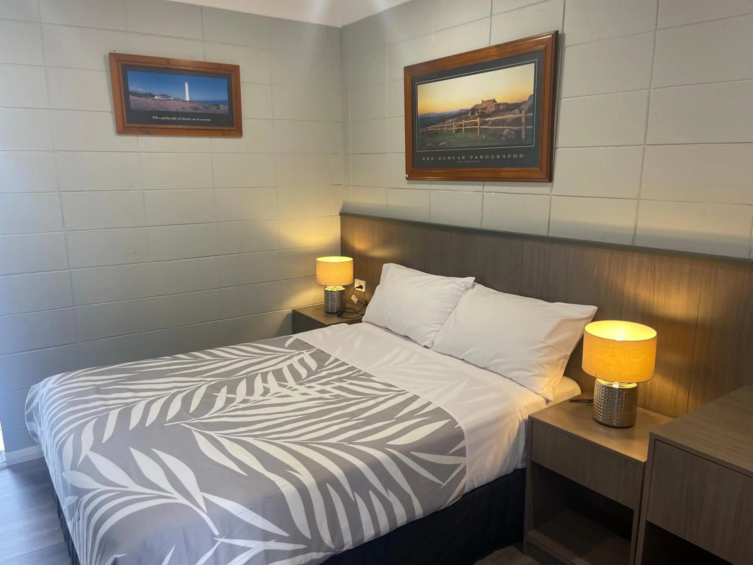 Photo of the whole room, Bed in Cootamundra Gardens Motel