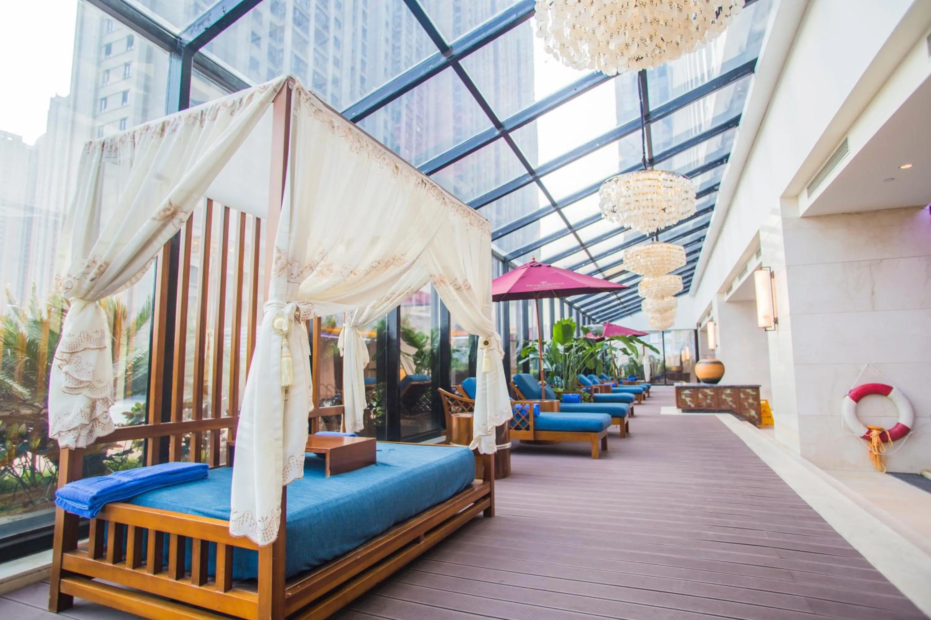 Swimming pool, Bed in Wanda Vista Quanzhou