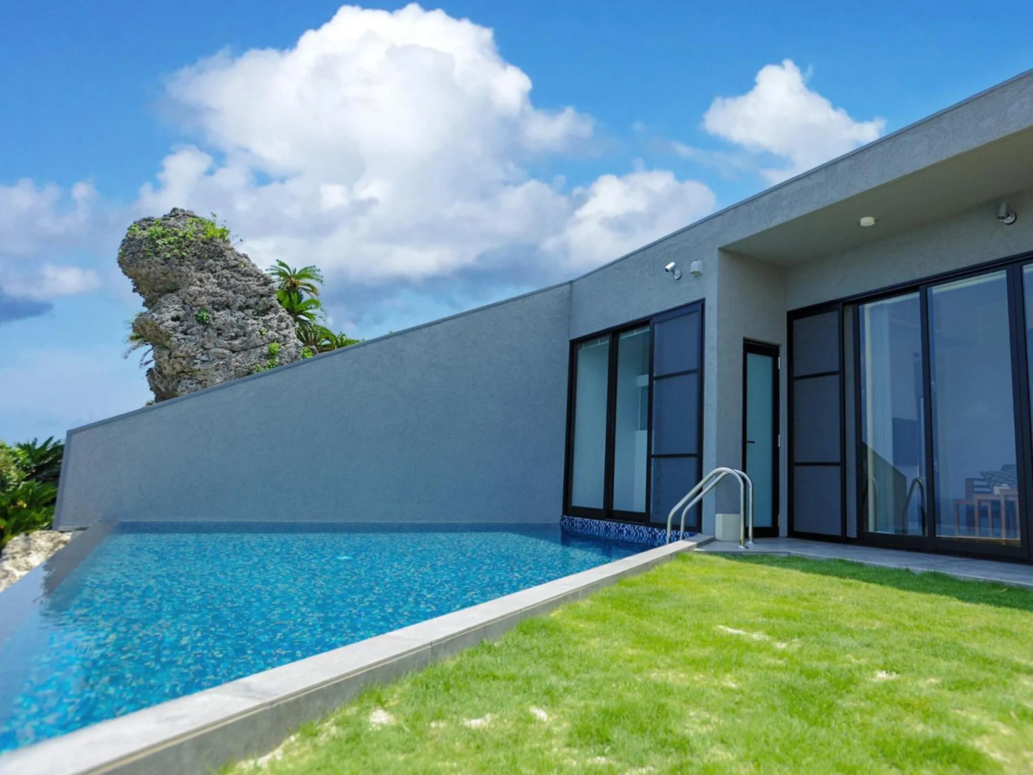 Photo of the whole room in Hanalee Villa Kouri