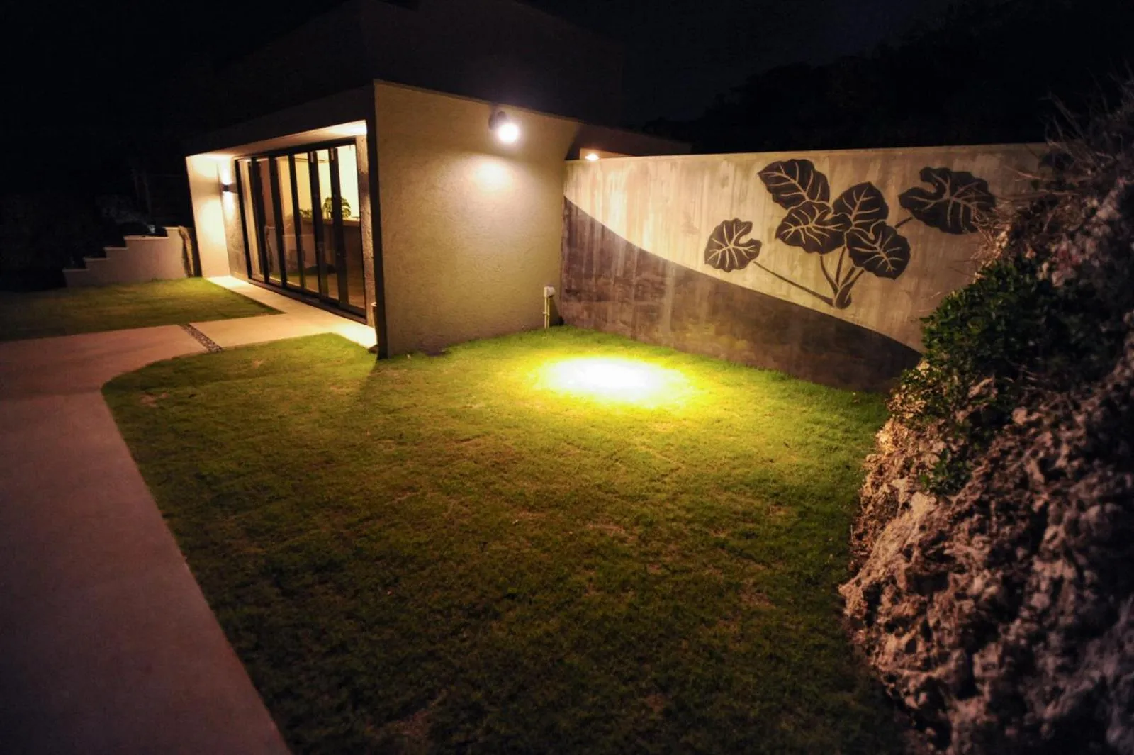 Night in Hanalee Villa Kouri