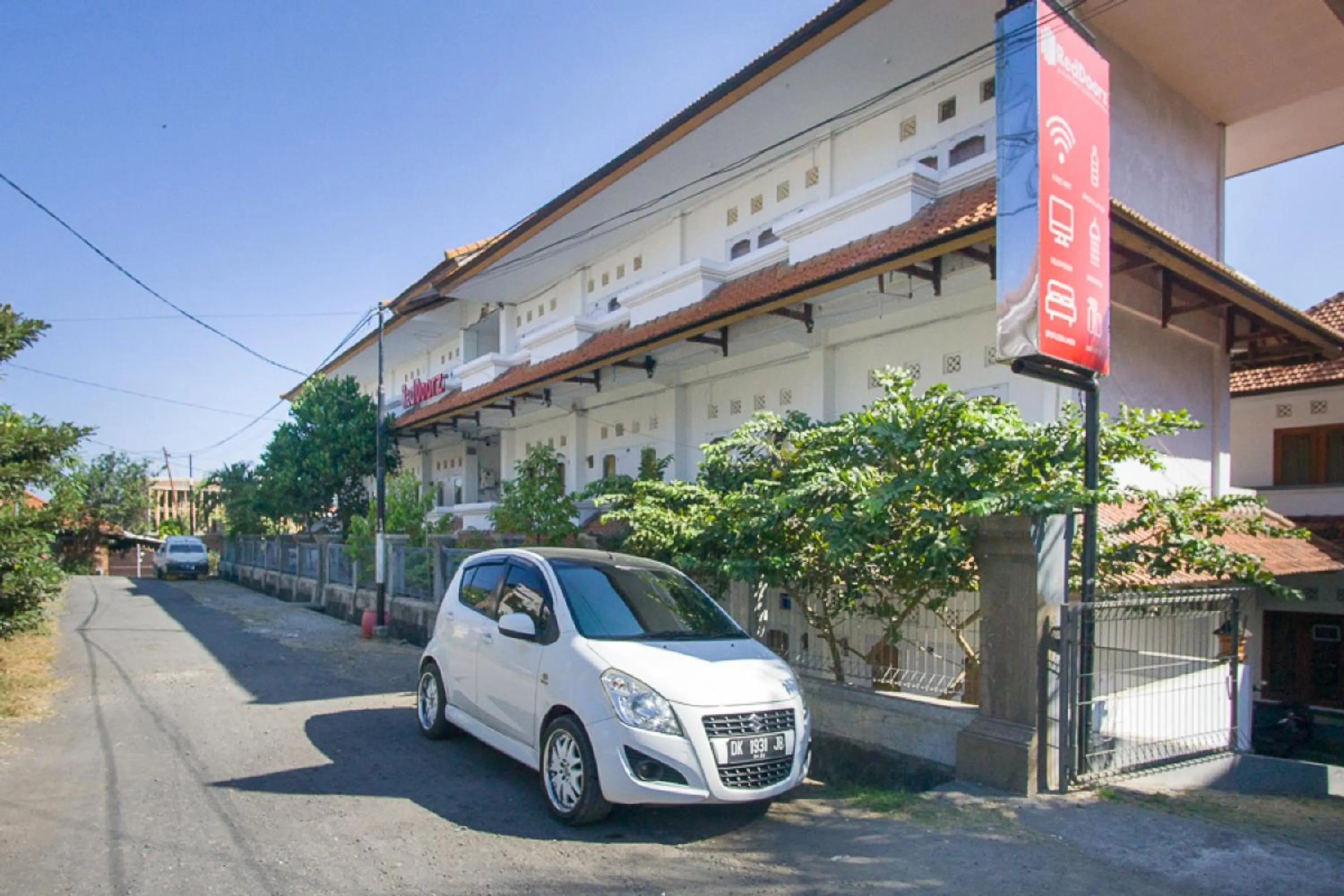 Property building in RedDoorz @ Jalan Gatot Subroto Denpasar