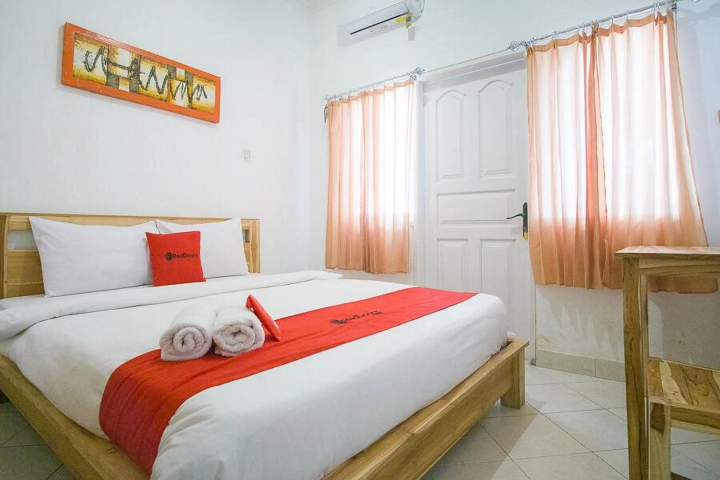 Bedroom, Bed in RedDoorz @ Jalan Gatot Subroto Denpasar