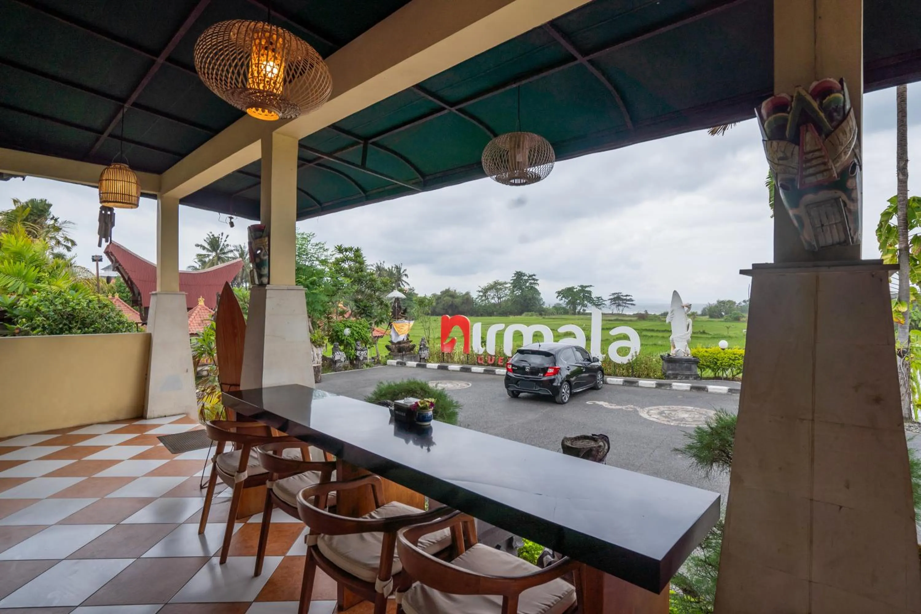 Restaurant/places to eat in Nirmala Guest House Surf Keramas