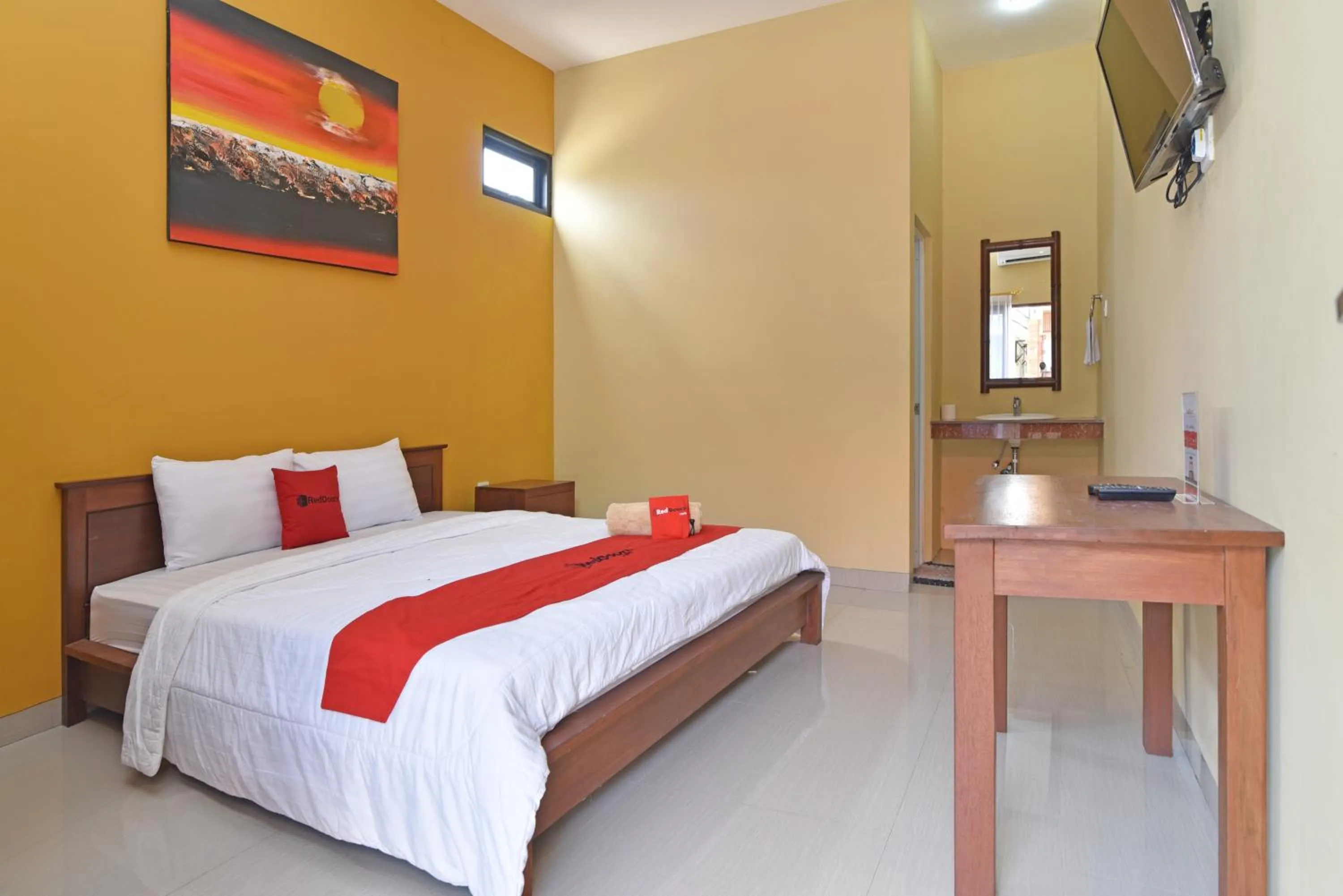 Bedroom, Bed in RedDoorz @ Uluwatu Bali
