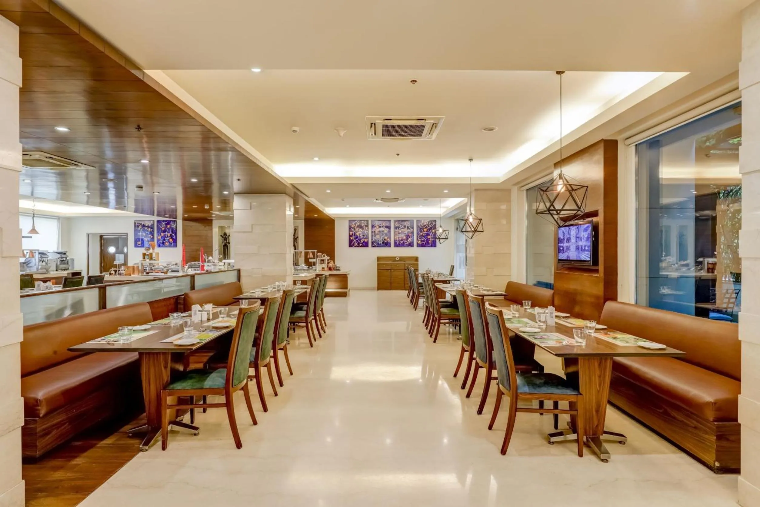 Restaurant/places to eat in Lemon Tree Premier, Delhi Airport