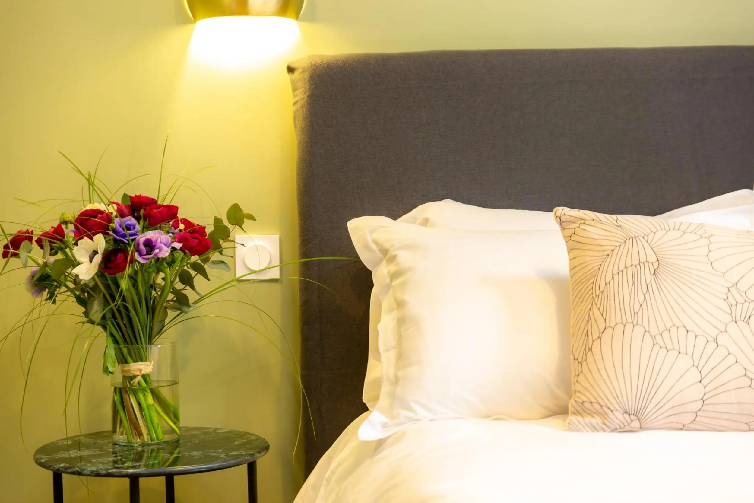 Bedroom, Bed in Les appartements chics du Vieux-Port