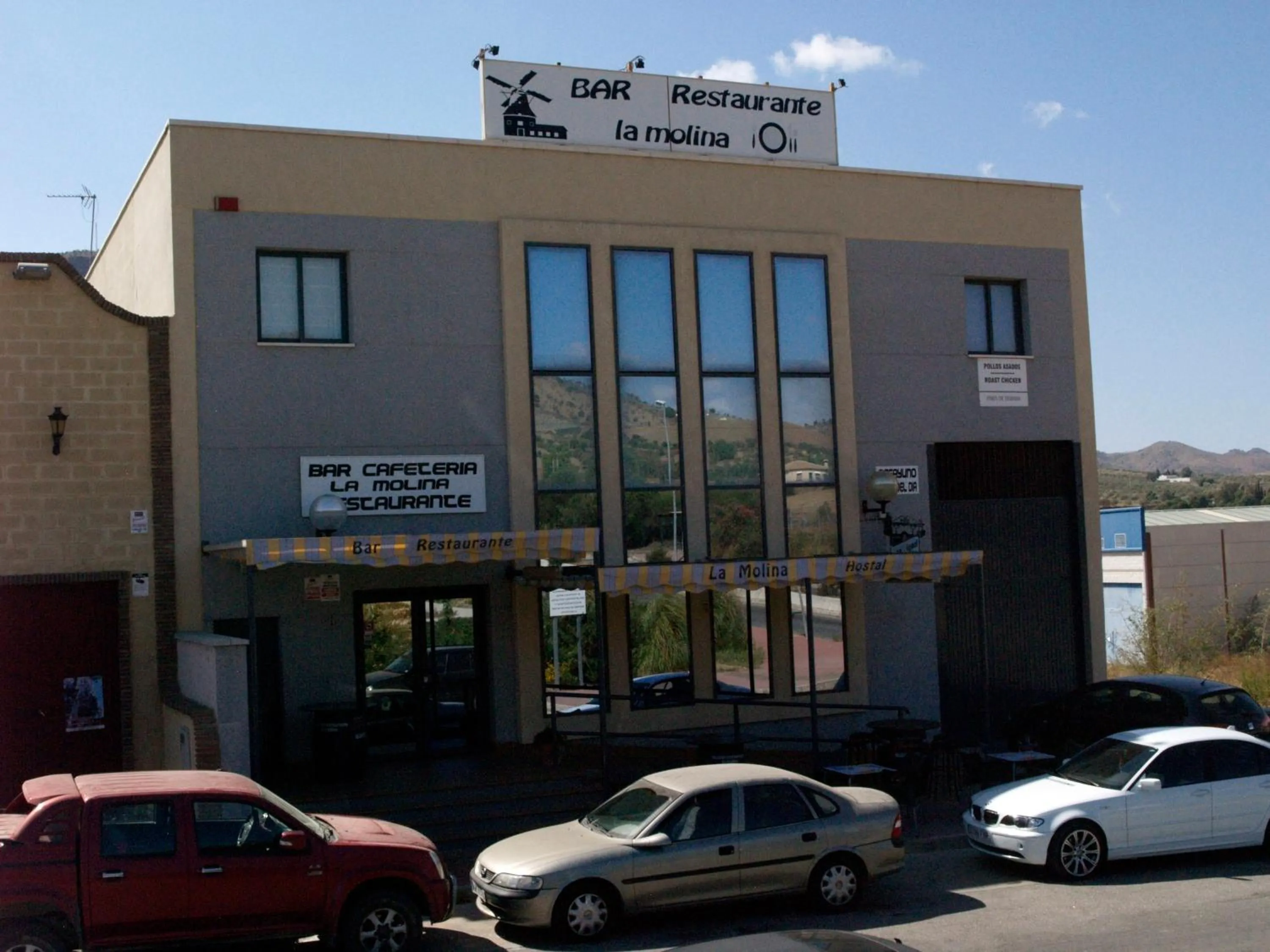 Facade/entrance in Hostal la Molina