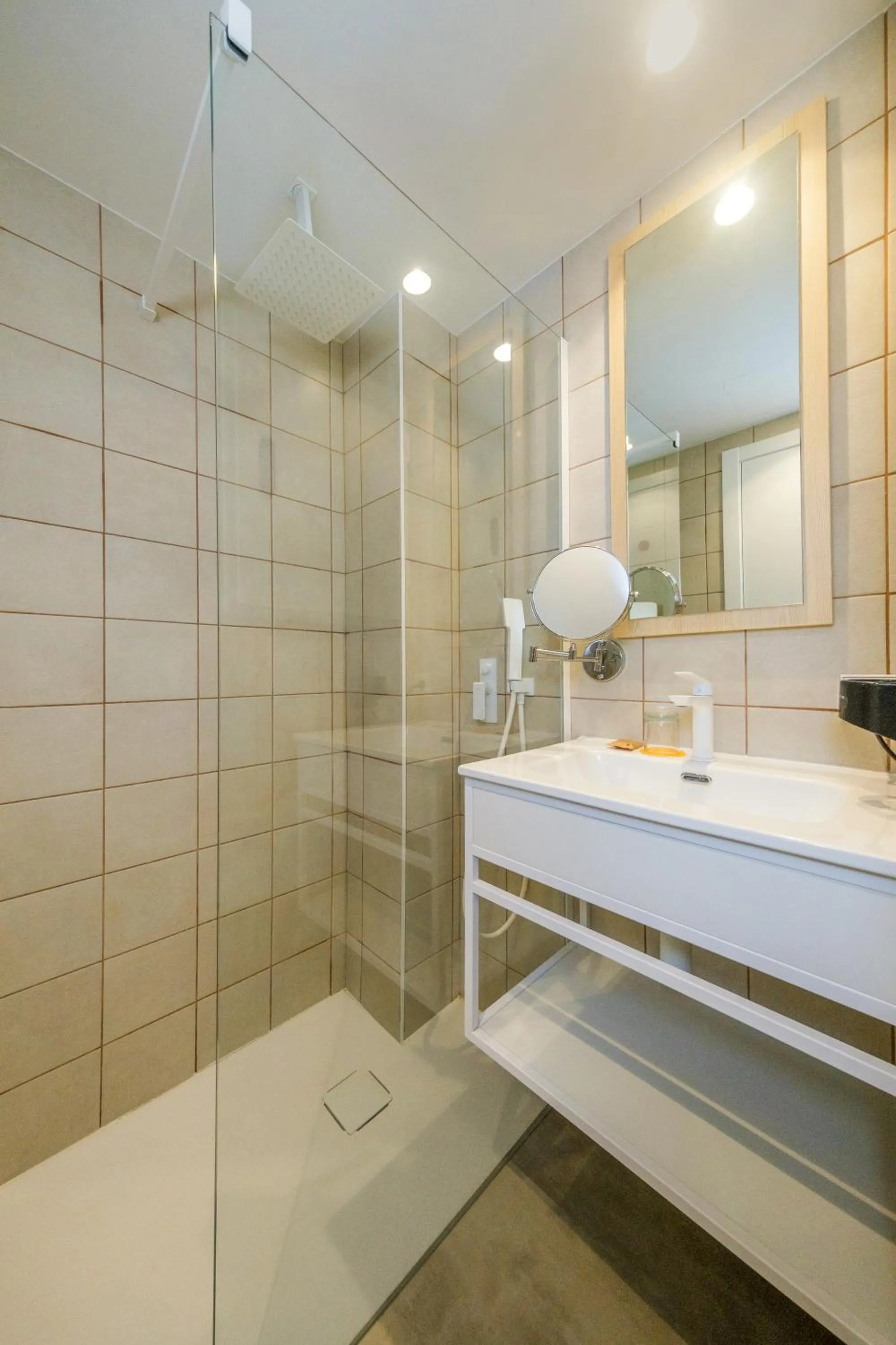 Bathroom in Cabot Cala Ferrera