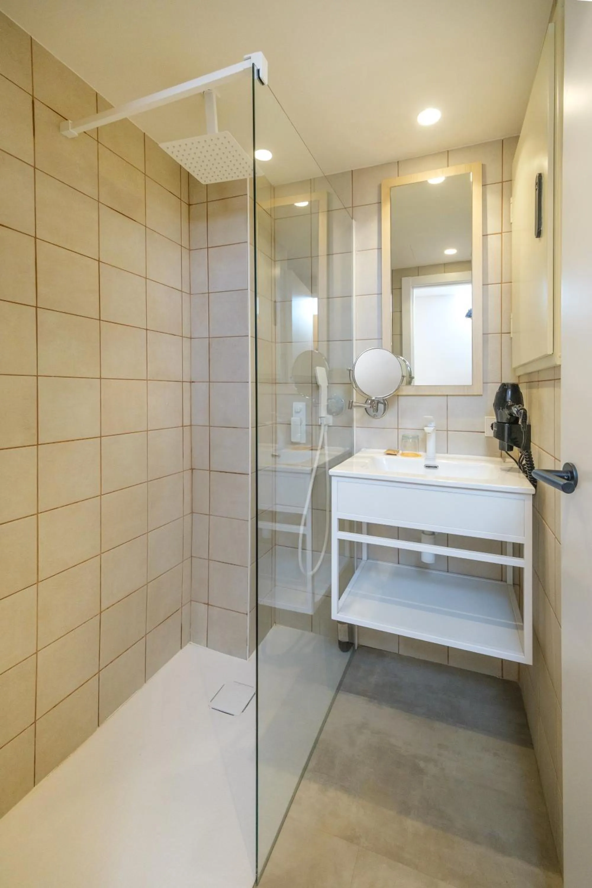 Bathroom in Cabot Cala Ferrera