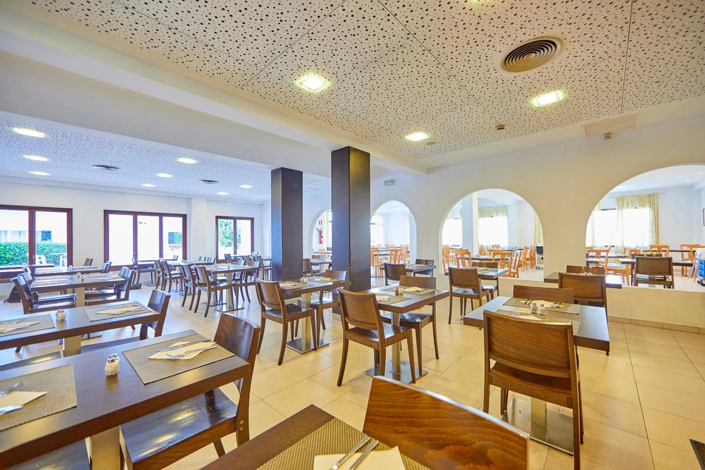 Restaurant/places to eat in Gavimar Ariel Chico Hotel and Apartments