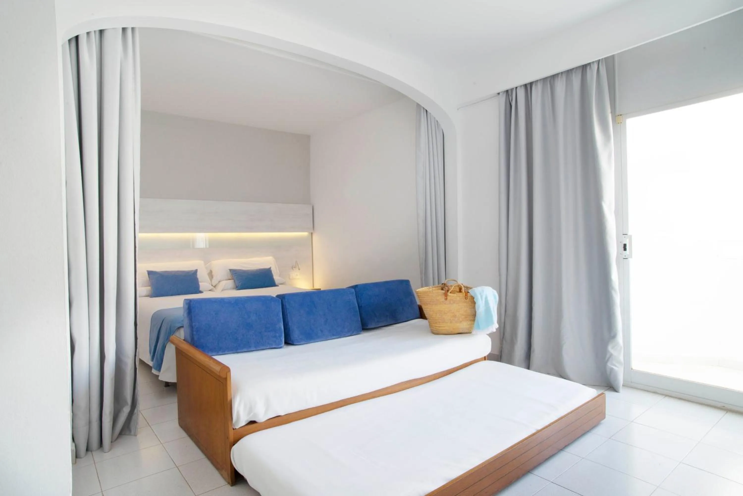 Bedroom, Bed in Gavimar Ariel Chico Hotel and Apartments