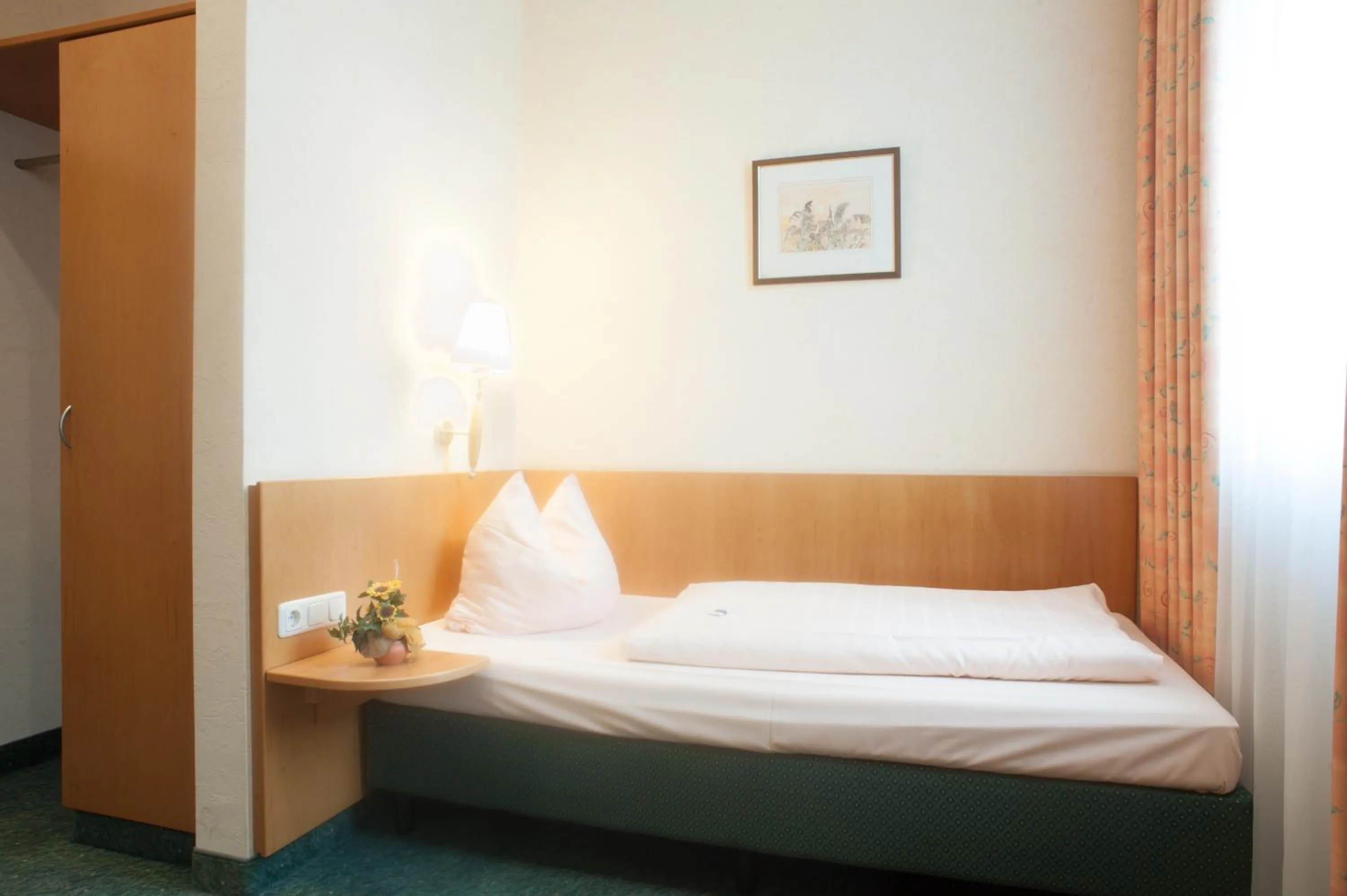 Photo of the whole room, Bed in Domizil Alte Post