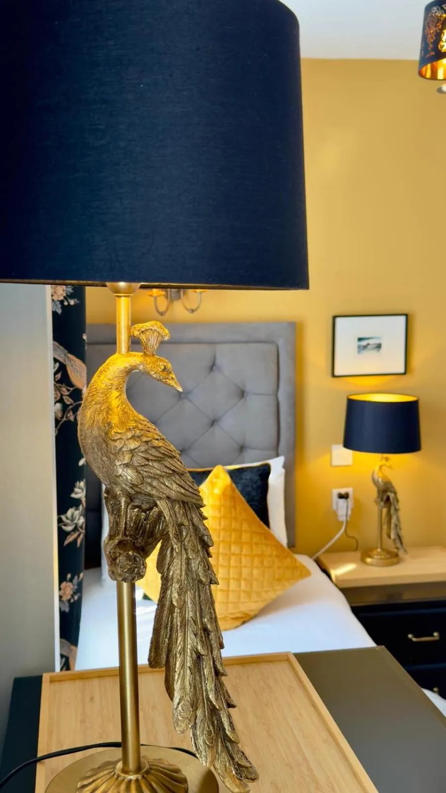 Bed in Piccolino Hyde Park Hotel