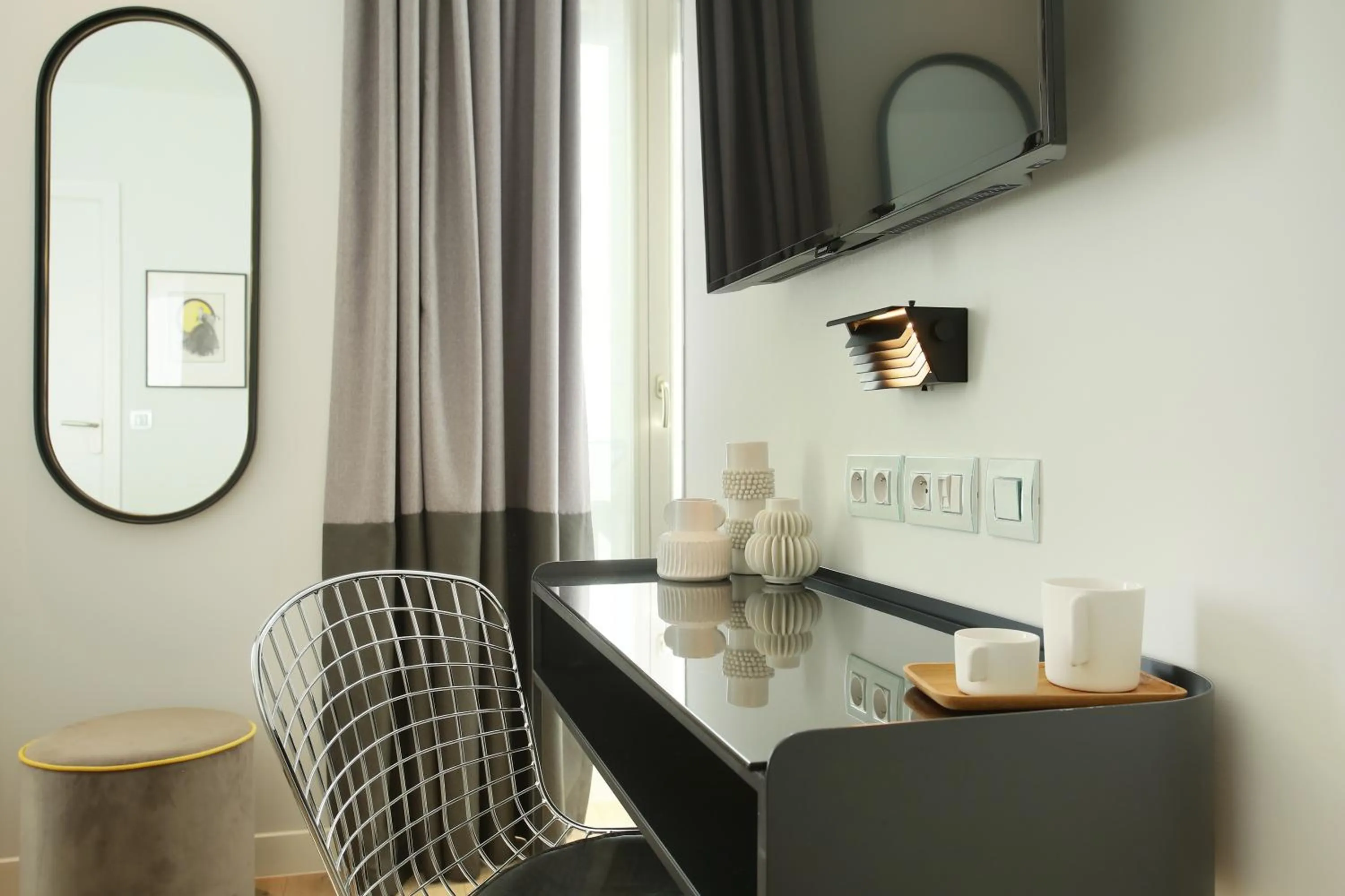 Decorative detail in Le Basile Hôtel