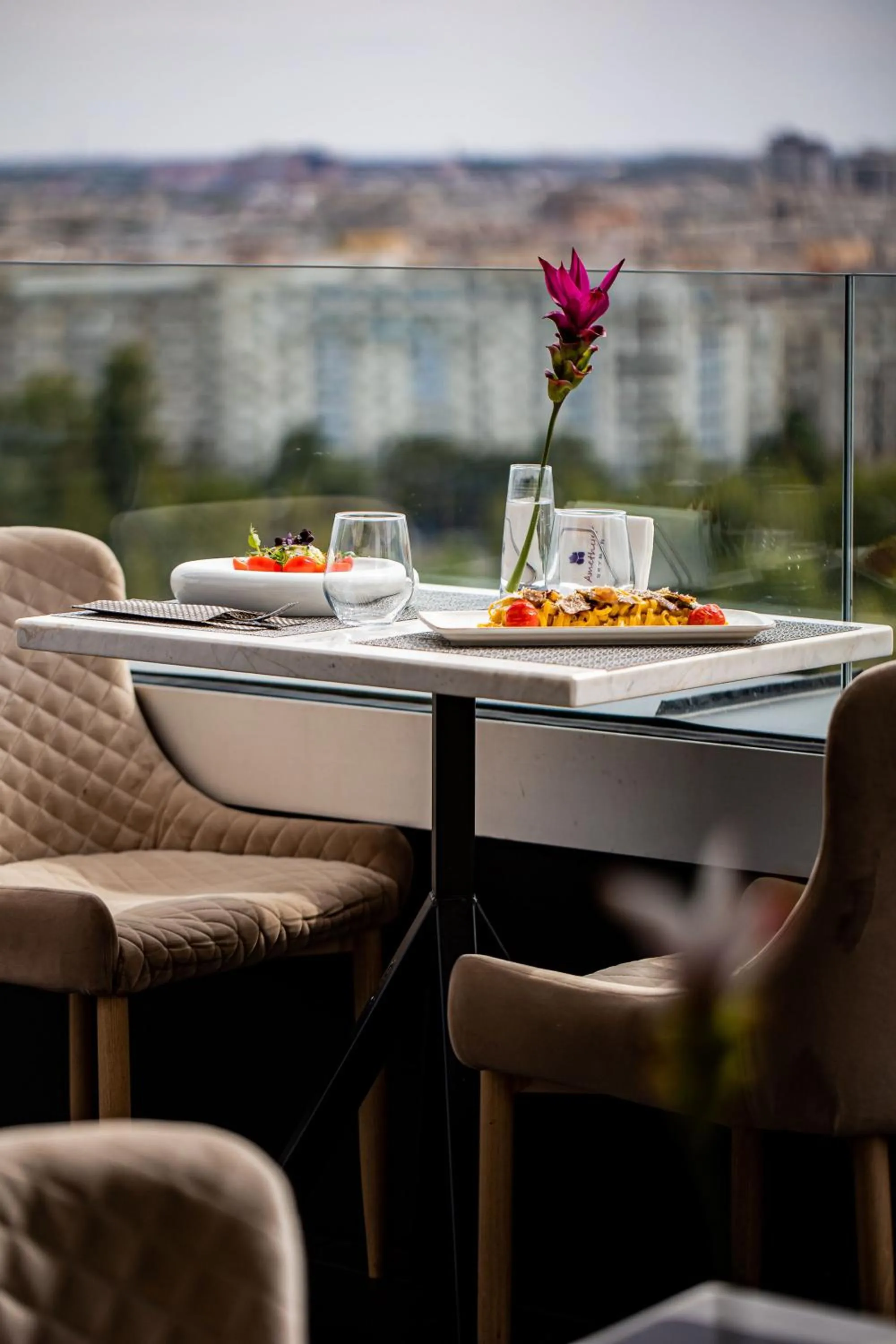 Food and drinks in Union Plaza Hotel