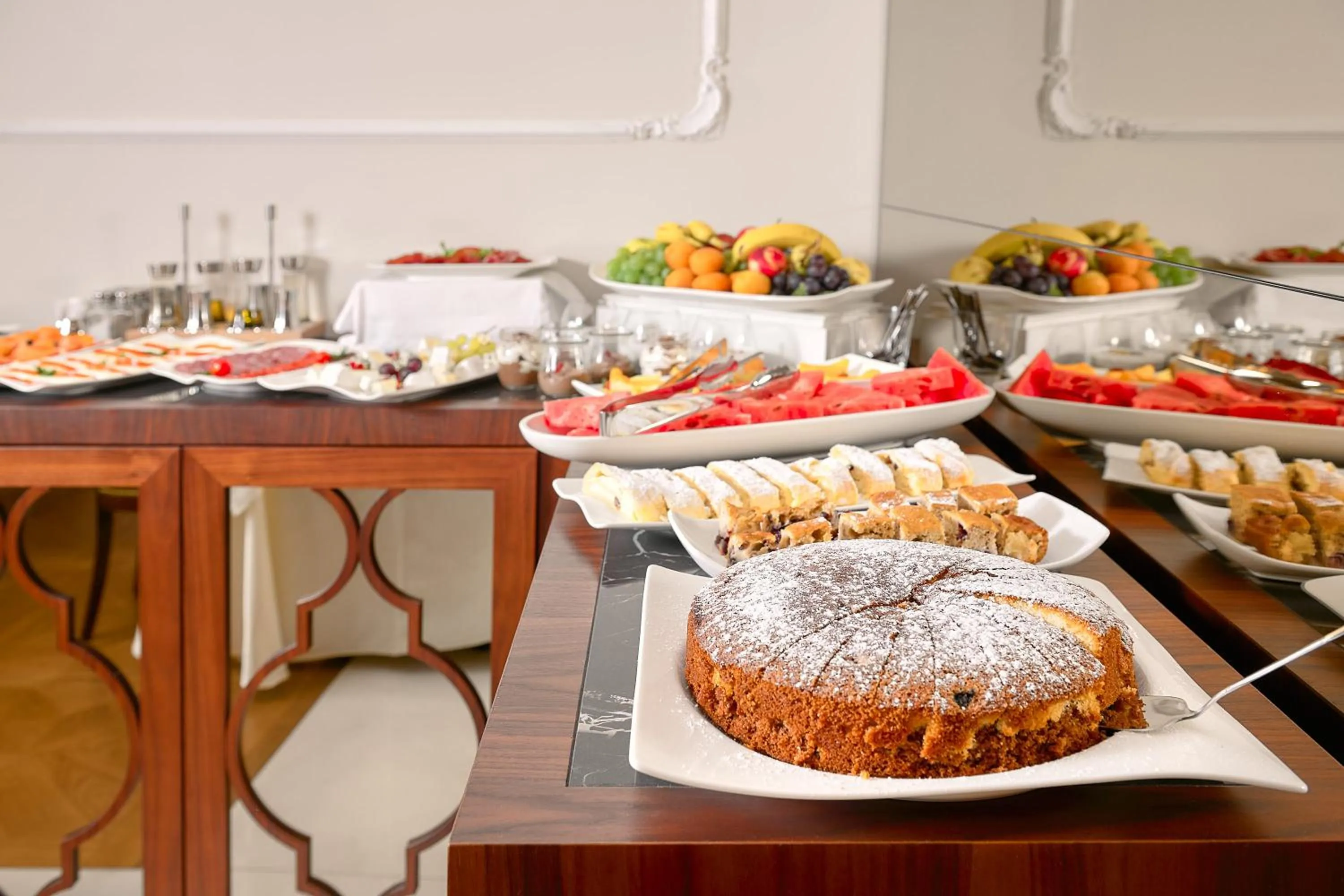 Breakfast in Hotel Villa Harmony