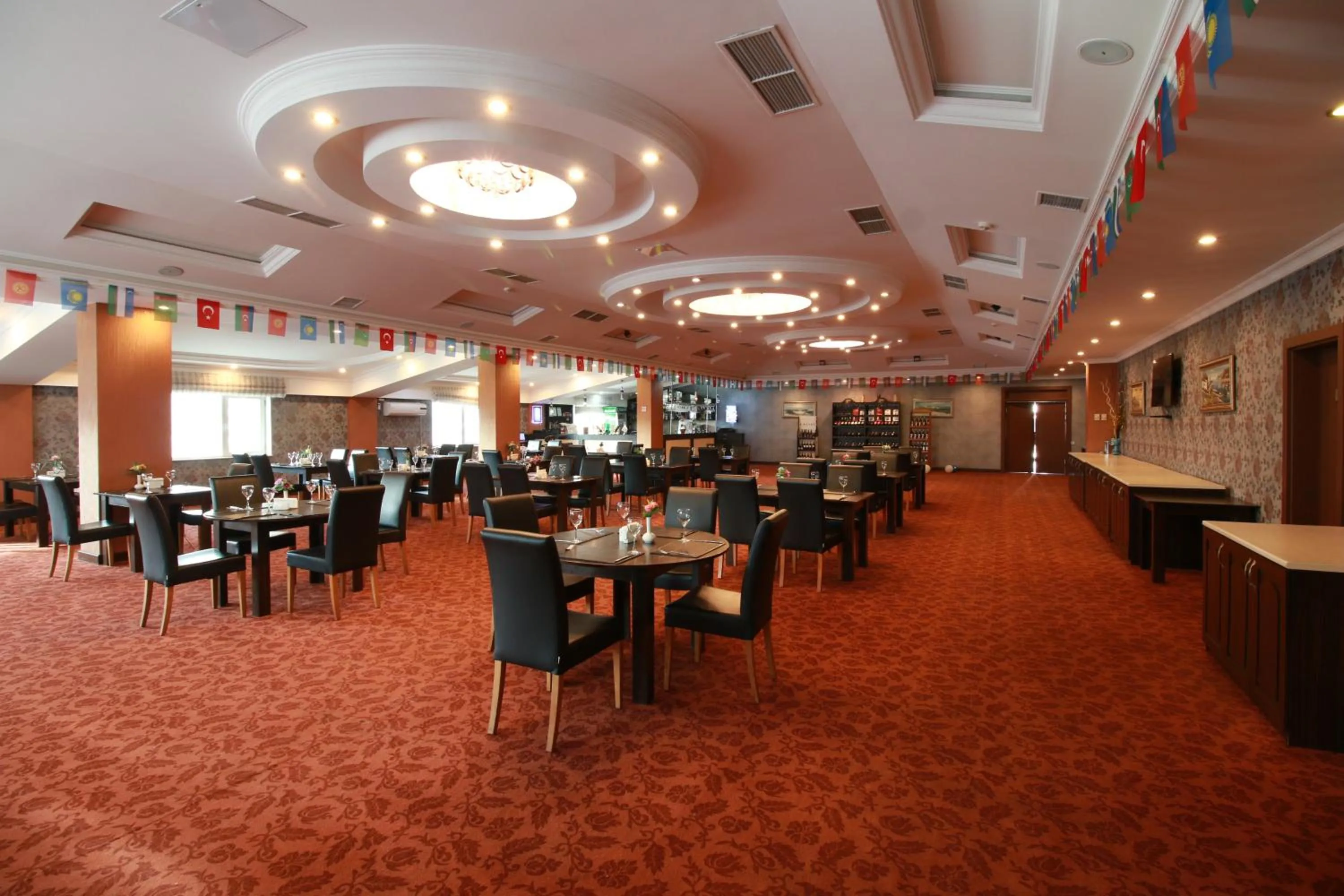 Restaurant/places to eat in New Baku Hotel