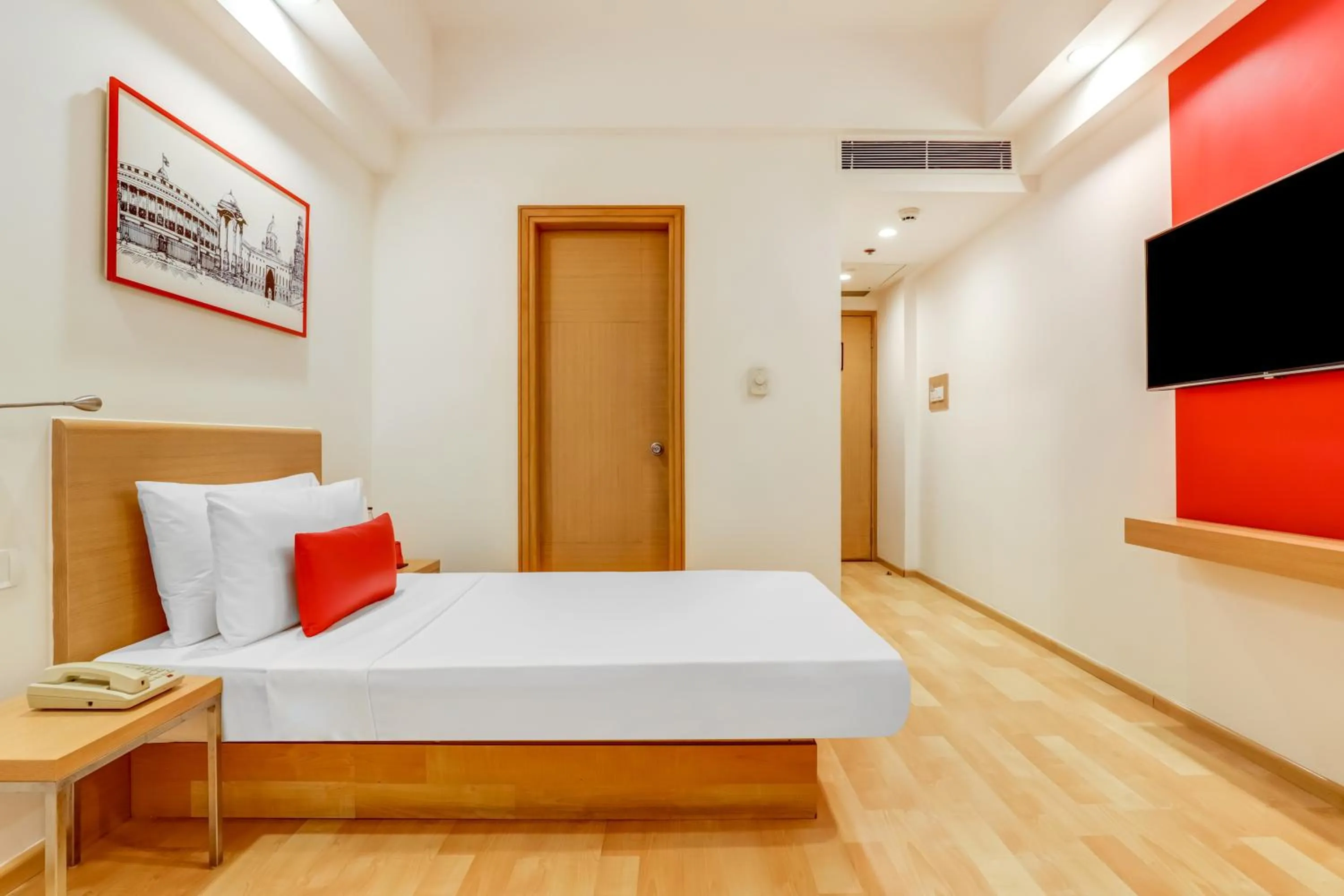 Bed in Red Fox by Lemon Tree Hotels, Delhi Airport