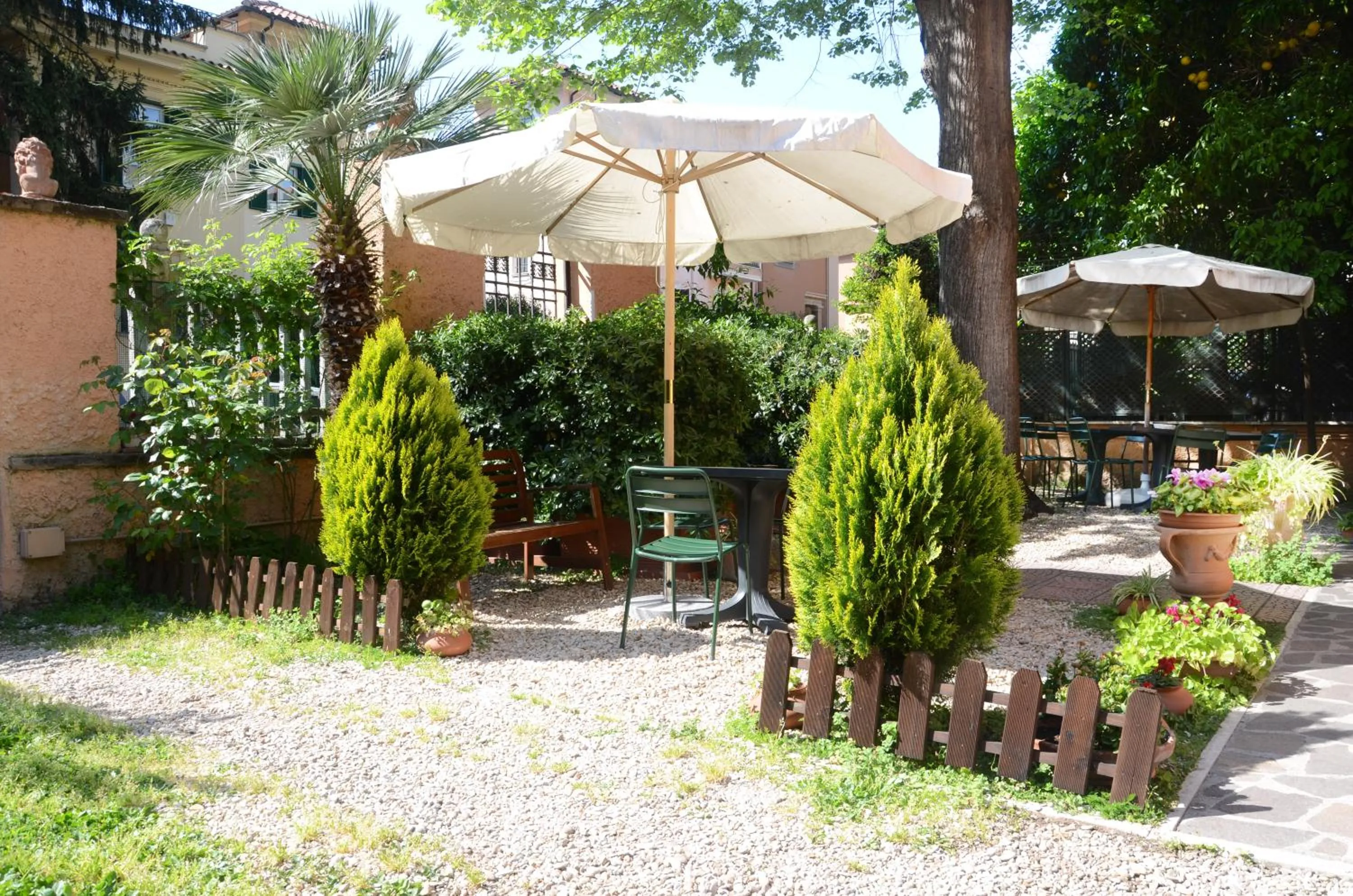 Garden in A Vinicius et Mita