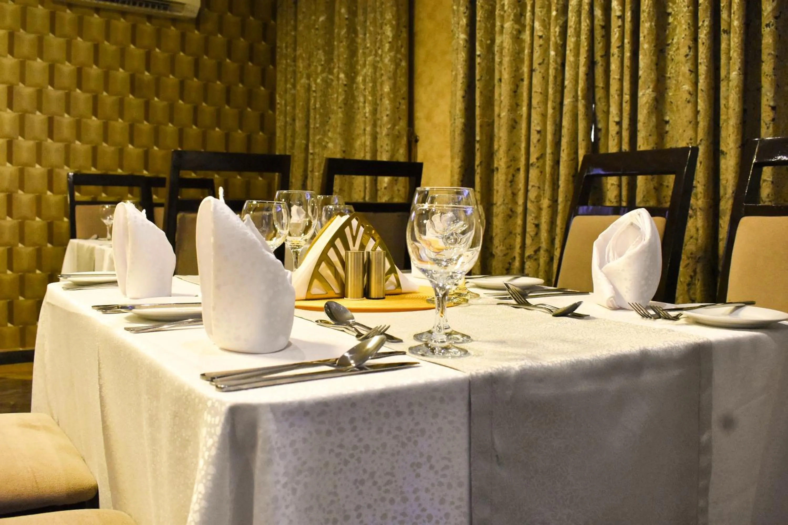 Breakfast in Qualibest Grand Hotels