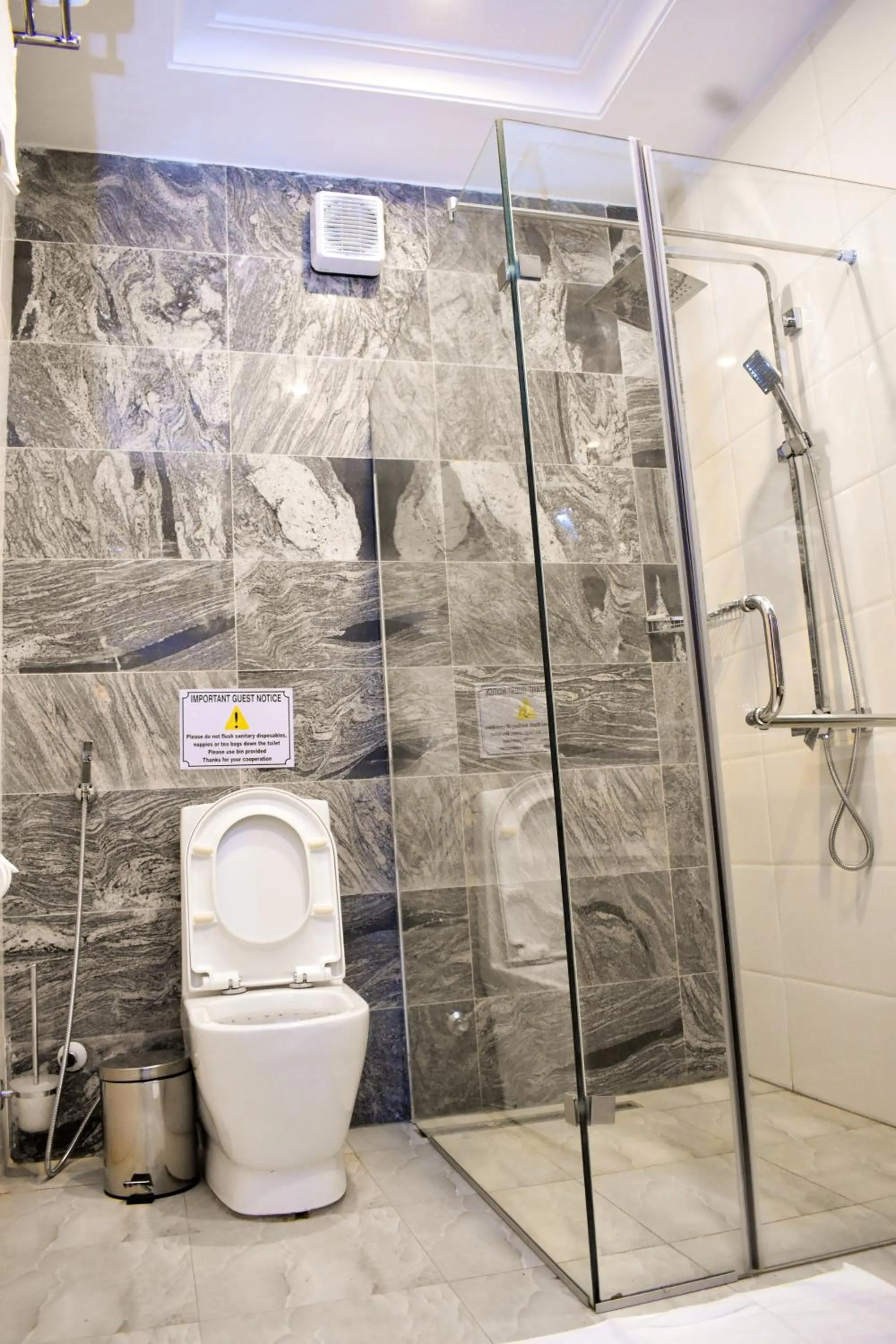 Bathroom in Qualibest Grand Hotels