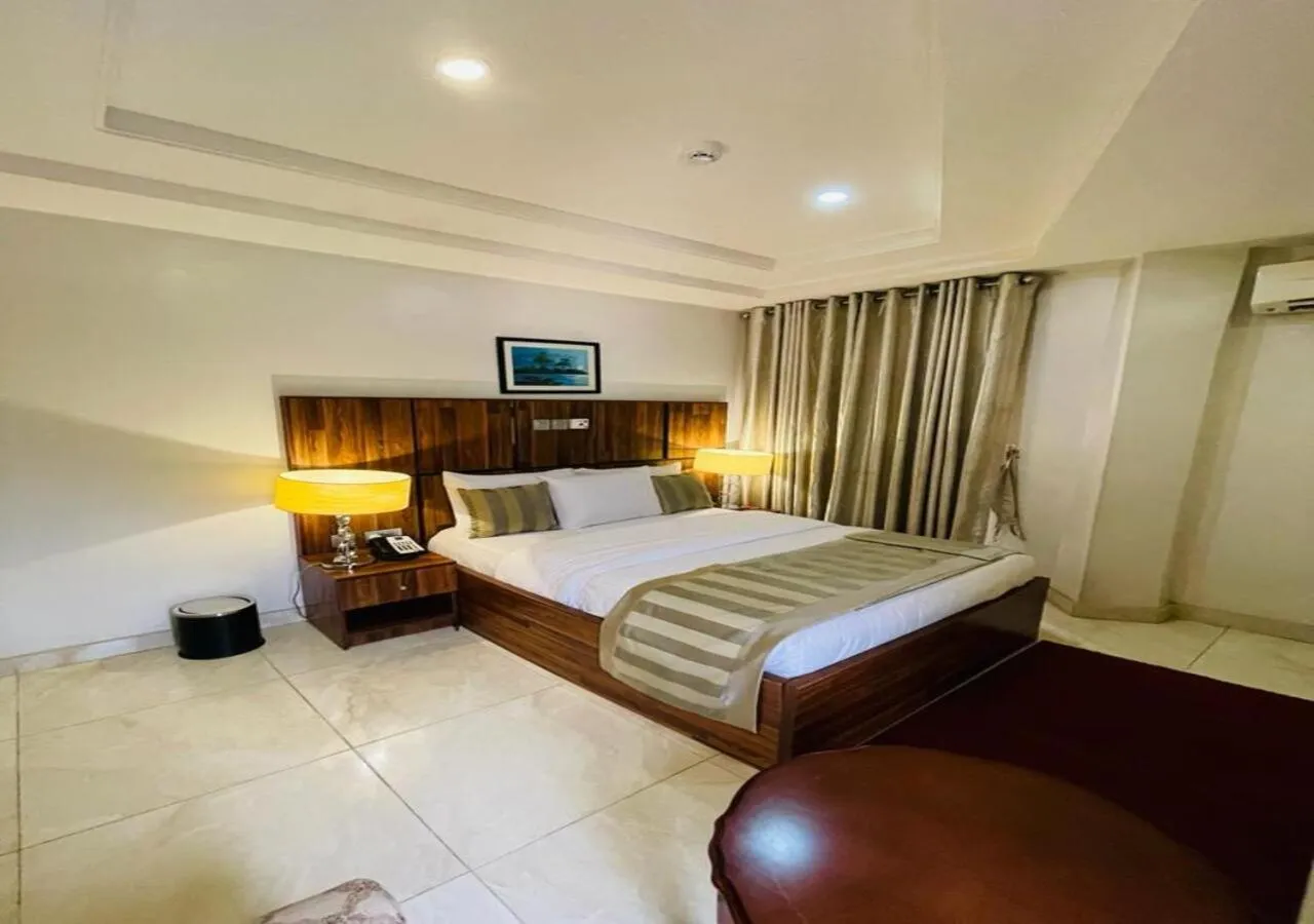 Bedroom, Bed in Qualibest Grand Hotels